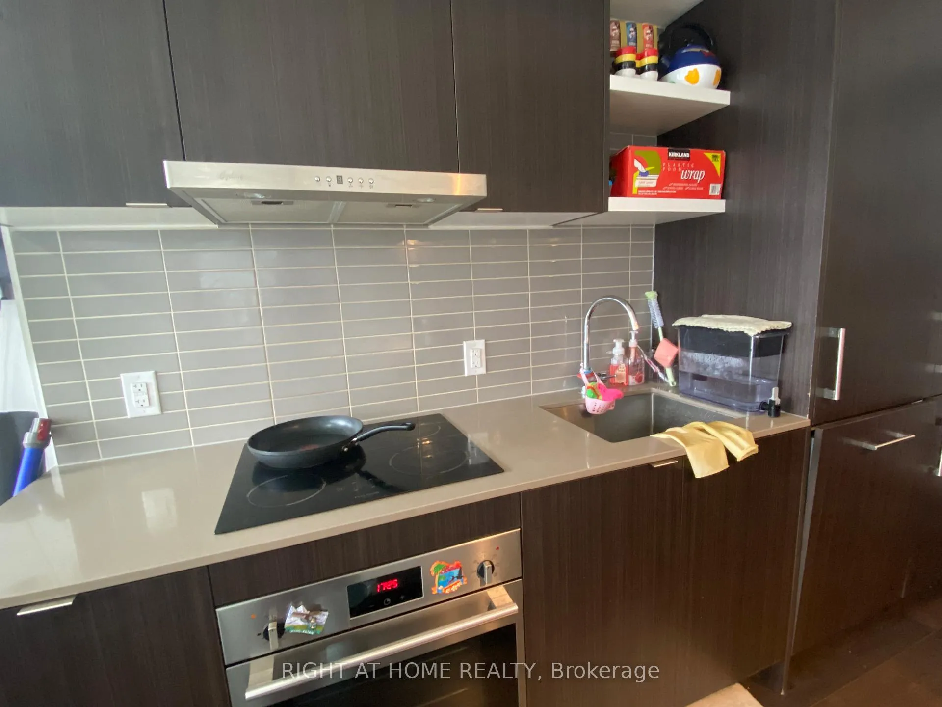 Photo 8 of Unit 5605, 88 Harbour Street, Toronto, Waterfront Communities — HOMEH