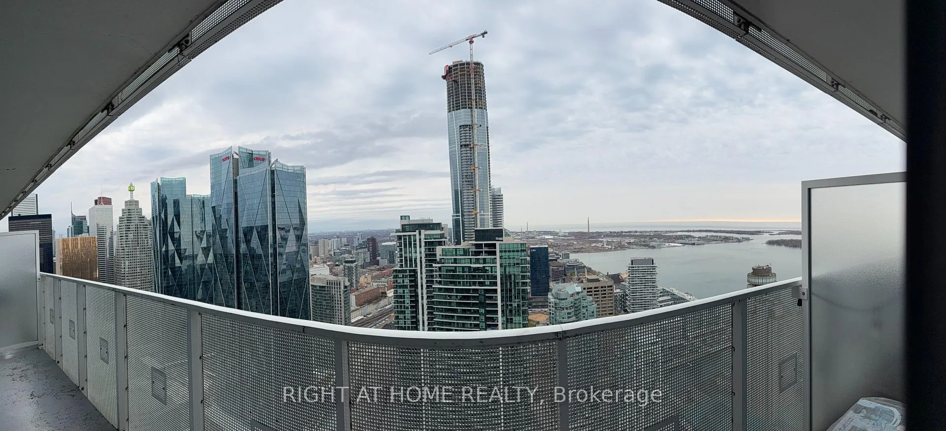 Photo 11 of Unit 5605, 88 Harbour Street, Toronto, Waterfront Communities — HOMEH