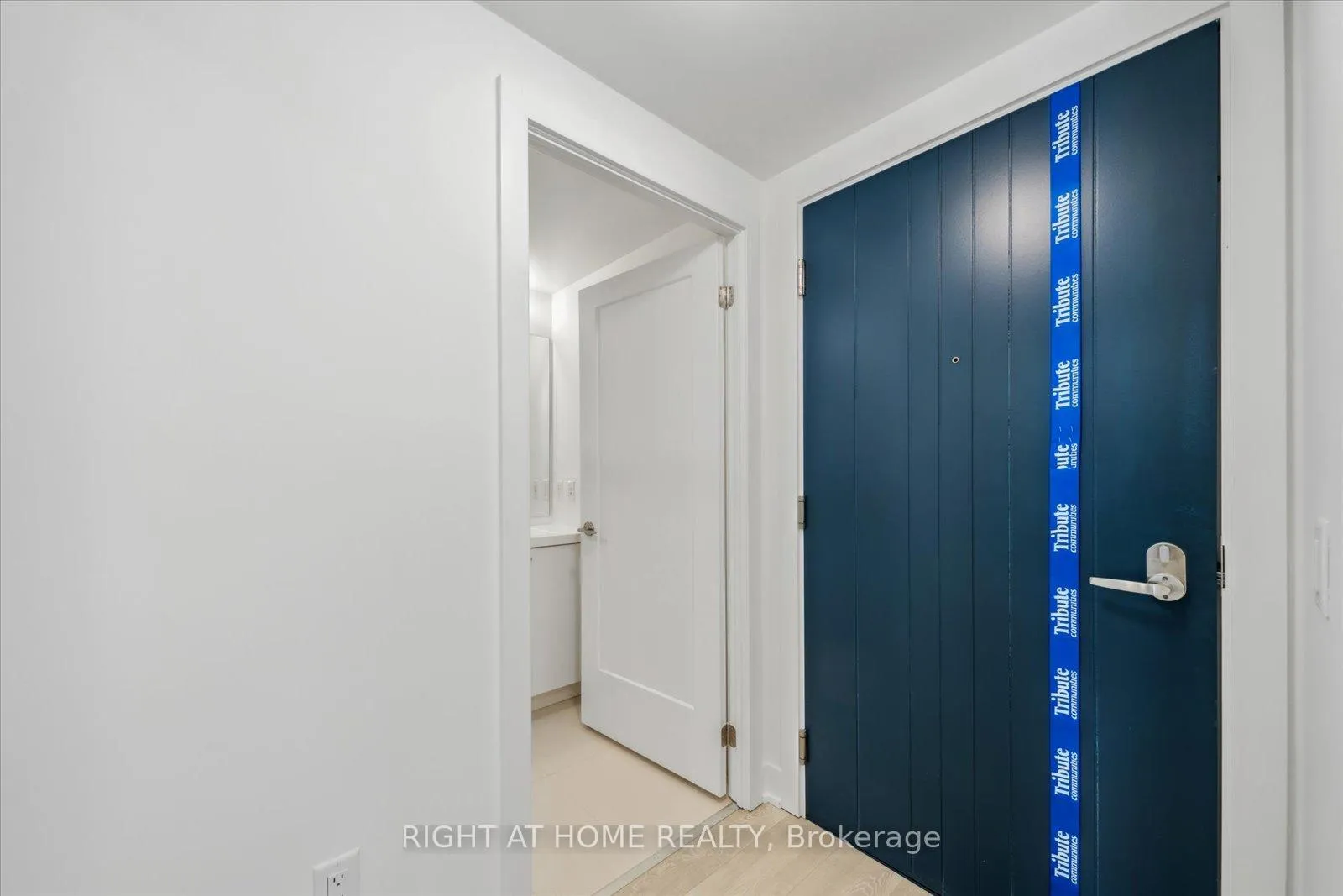 Photo 3 of Unit 1613, 2545 Simcoe Street N, Oshawa, Windfields — HOMEH