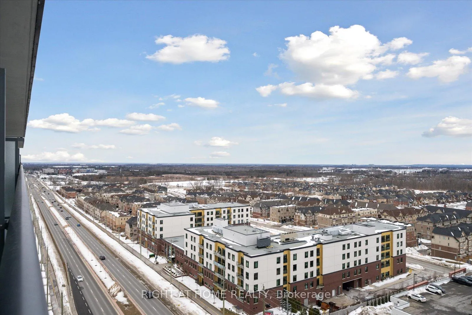 Photo 11 of Unit 1613, 2545 Simcoe Street N, Oshawa, Windfields — HOMEH