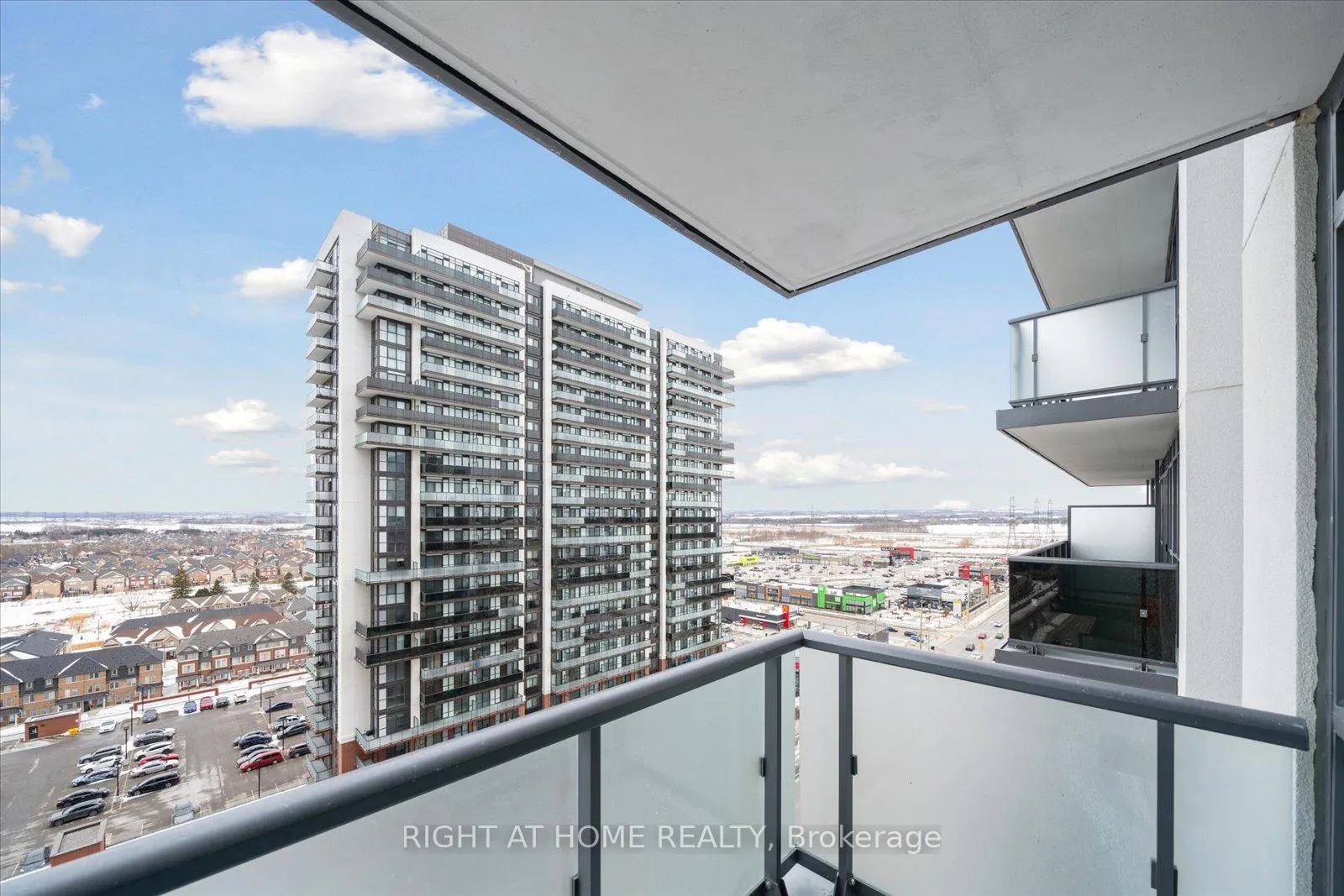 Photo 12 of Unit 1613, 2545 Simcoe Street N, Oshawa, Windfields — HOMEH