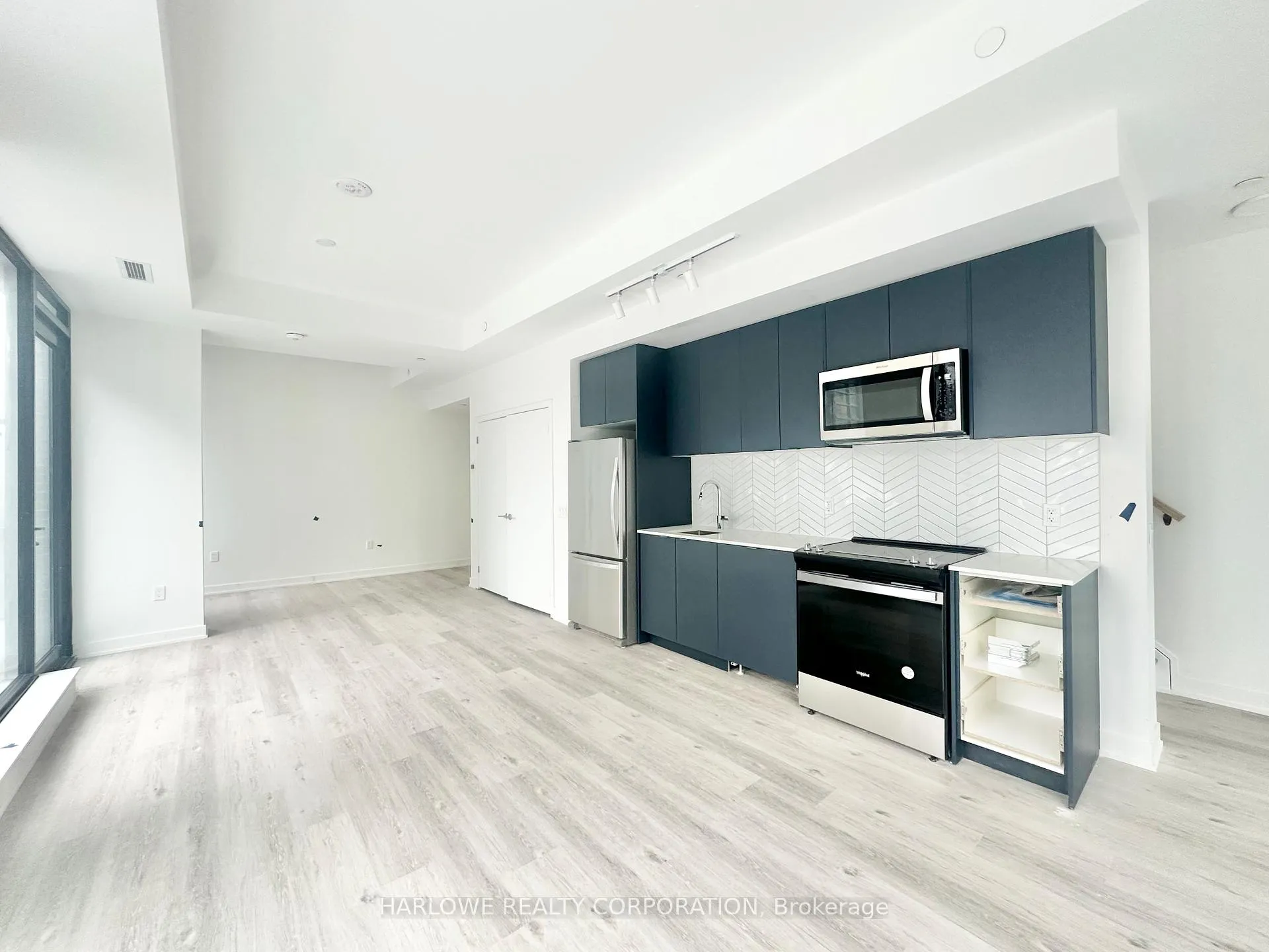 Photo 2 of Unit 176 E, 1610 Charles Street E, Whitby, Port Whitby — HOMEH