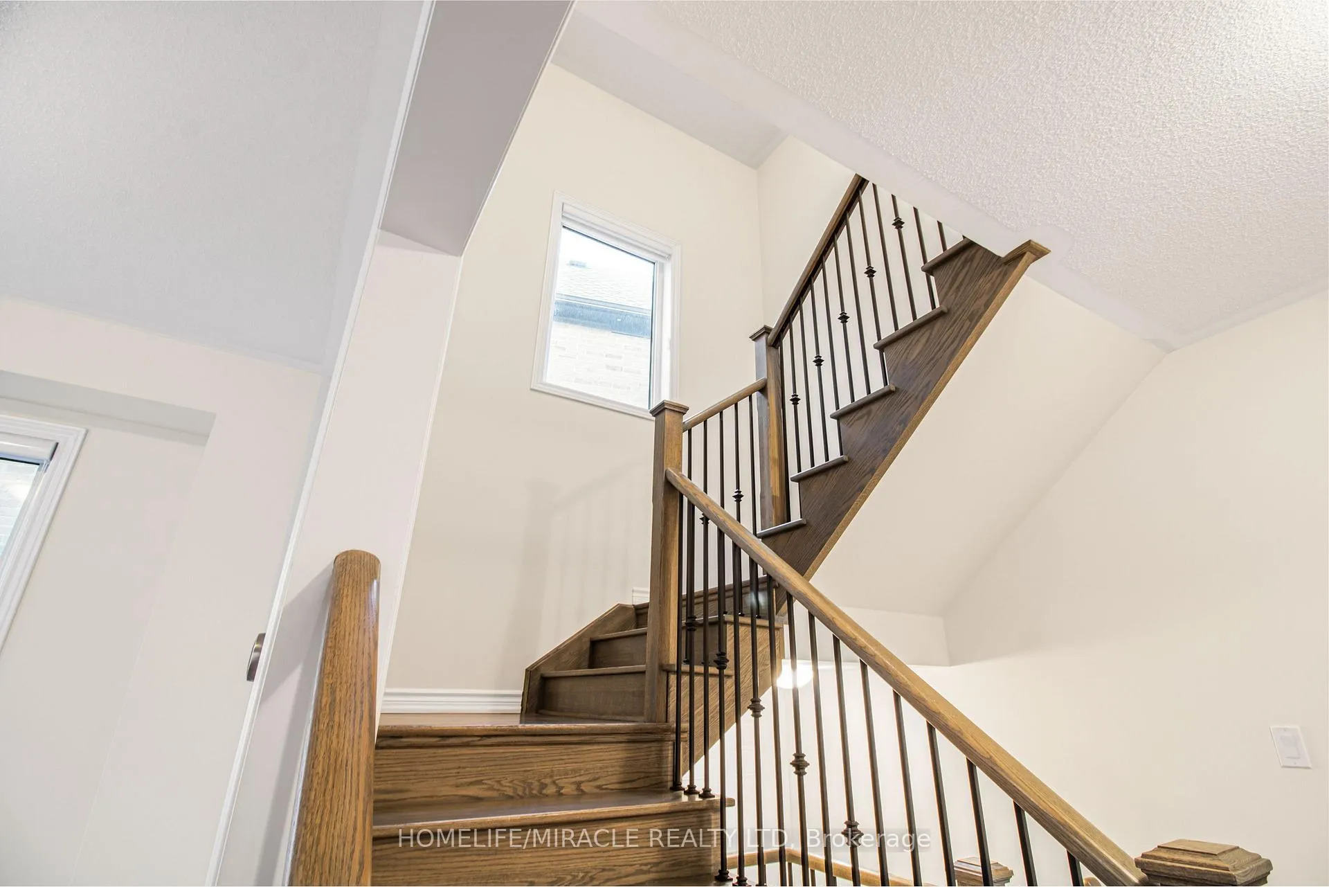 Photo 7 of 63 Lipscott Drive, Caledon, Rural Caledon — HOMEH