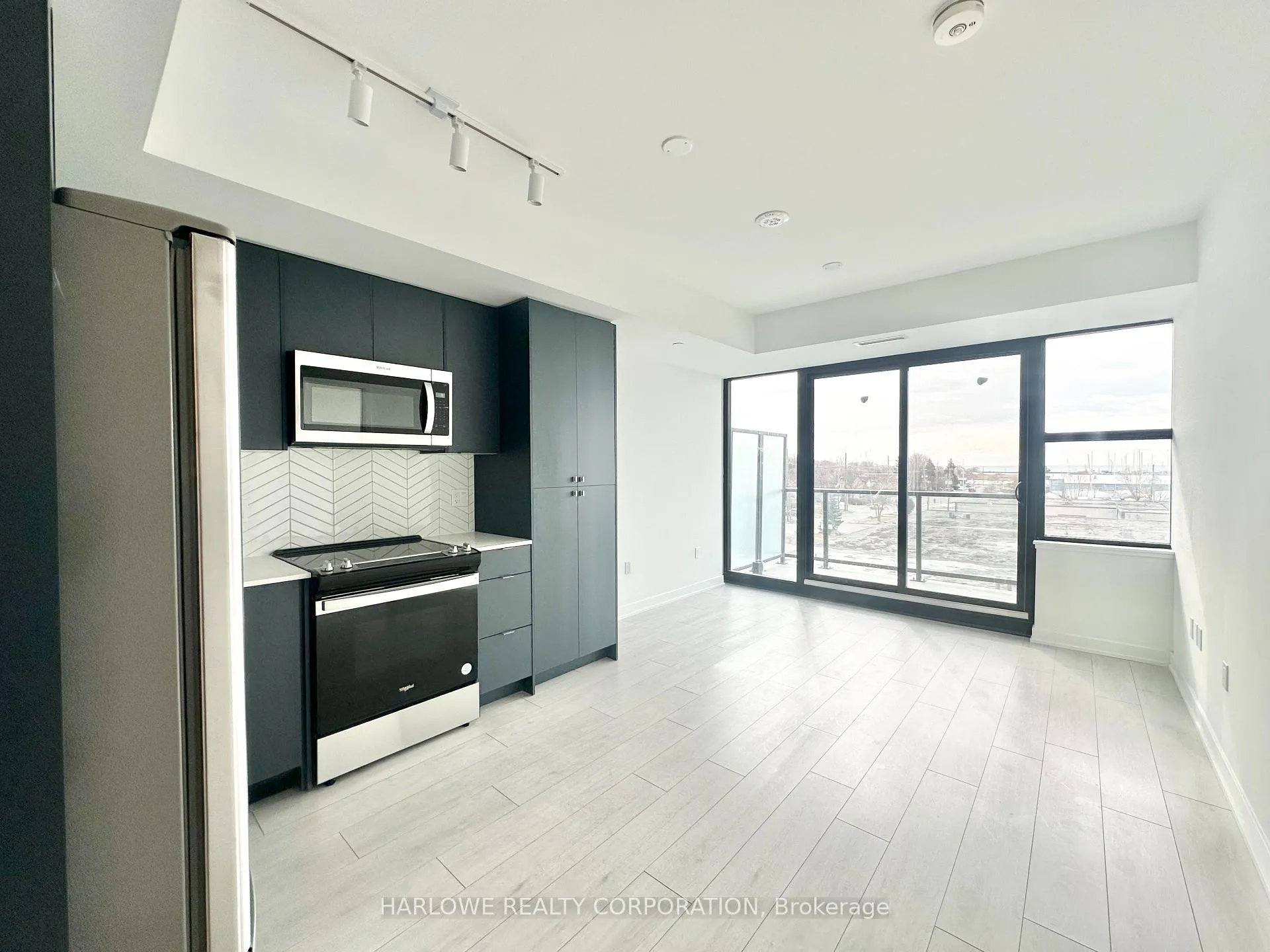 Photo 3 of Unit 434 D, 1614 Charles Street, Whitby, Port Whitby — HOMEH