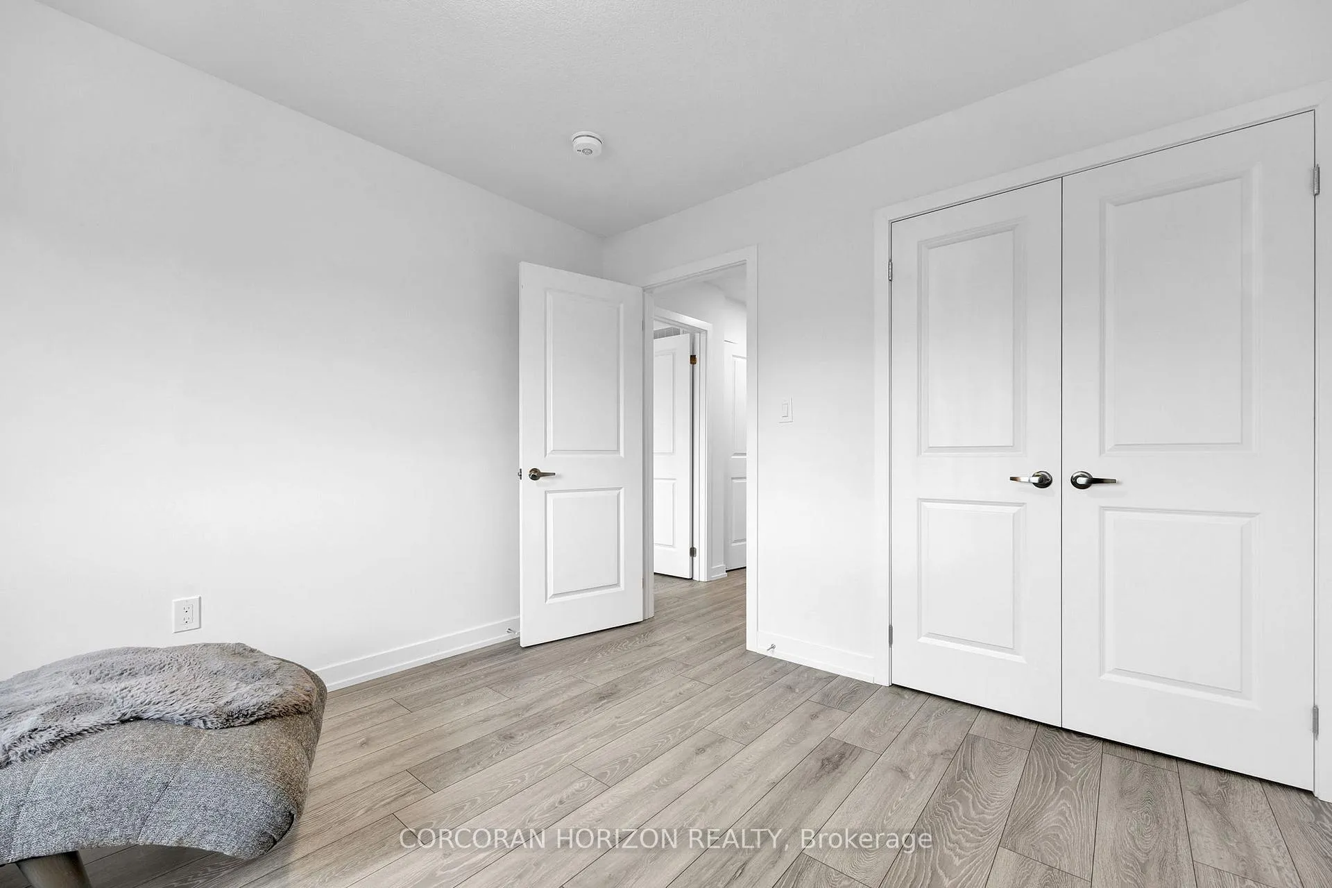 Photo 23 of 211 West Oak Trail, Kitchener — HOMEH
