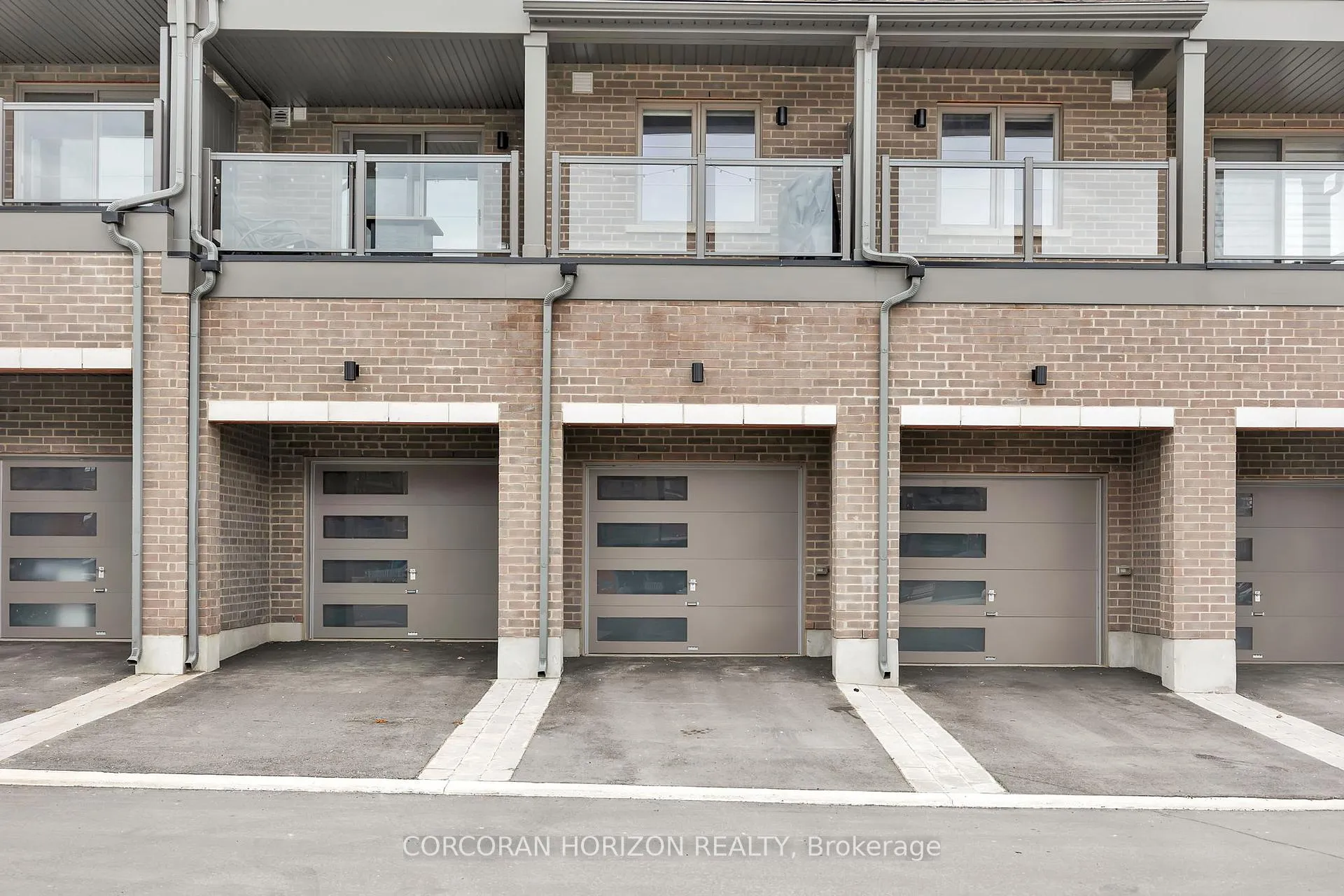 Photo 26 of 211 West Oak Trail, Kitchener — HOMEH