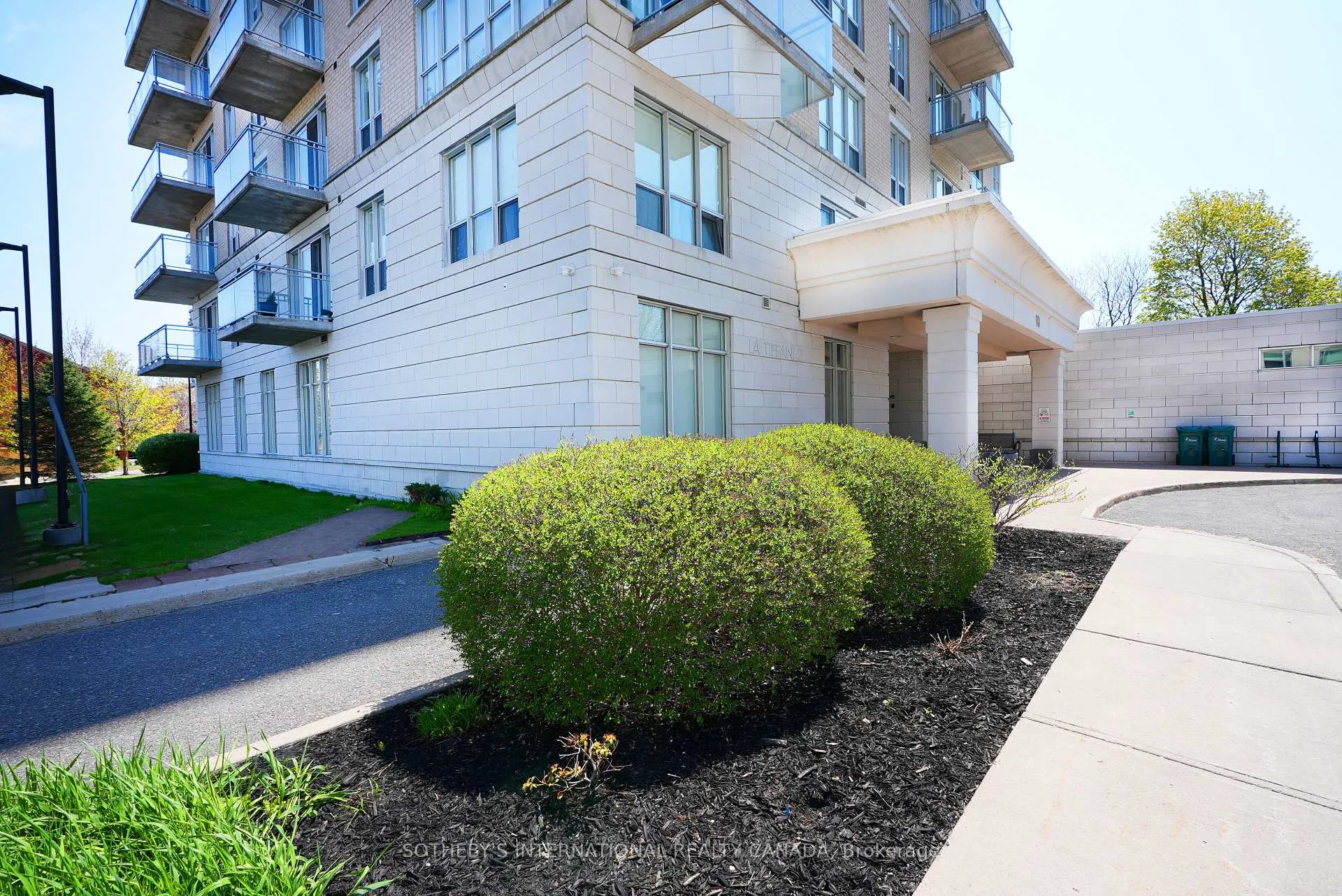Photo 2 of Unit 709, 90 Landry Street, Ottawa, Vanier — HOMEH
