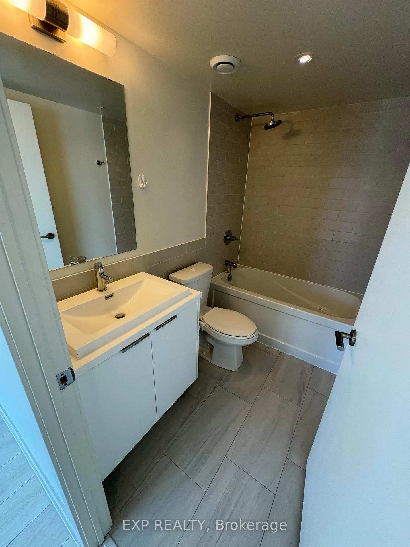 Photo 3 of Unit 1502, 6 Sonic Way, Toronto, Flemingdon Park — HOMEH