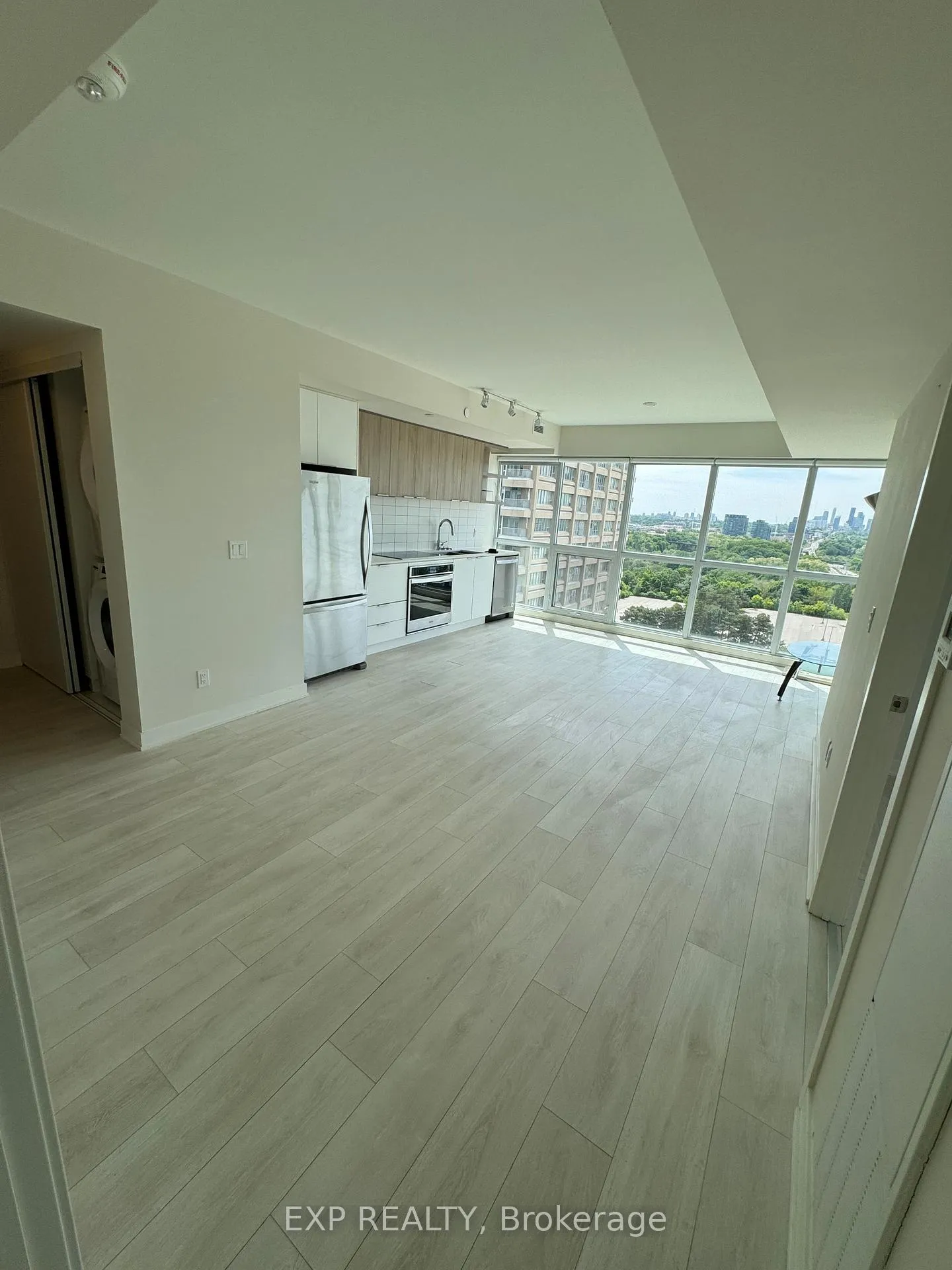 Photo 4 of Unit 1502, 6 Sonic Way, Toronto, Flemingdon Park — HOMEH