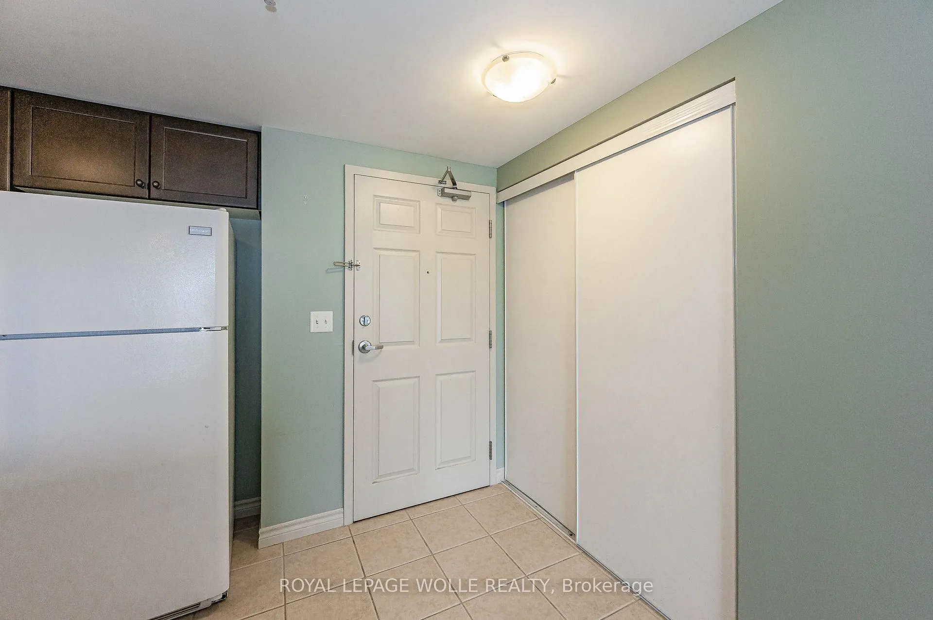 Photo 6 of Unit 104, 60 Lynnmore Street, Guelph, Pineridge/Westminster Woods — HOMEH