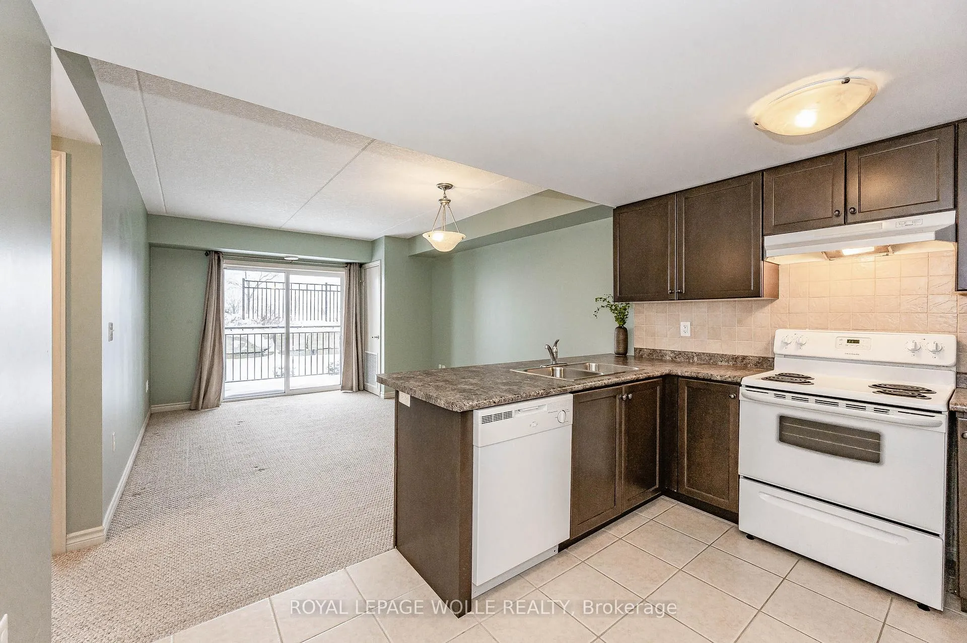 Photo 10 of Unit 104, 60 Lynnmore Street, Guelph, Pineridge/Westminster Woods — HOMEH