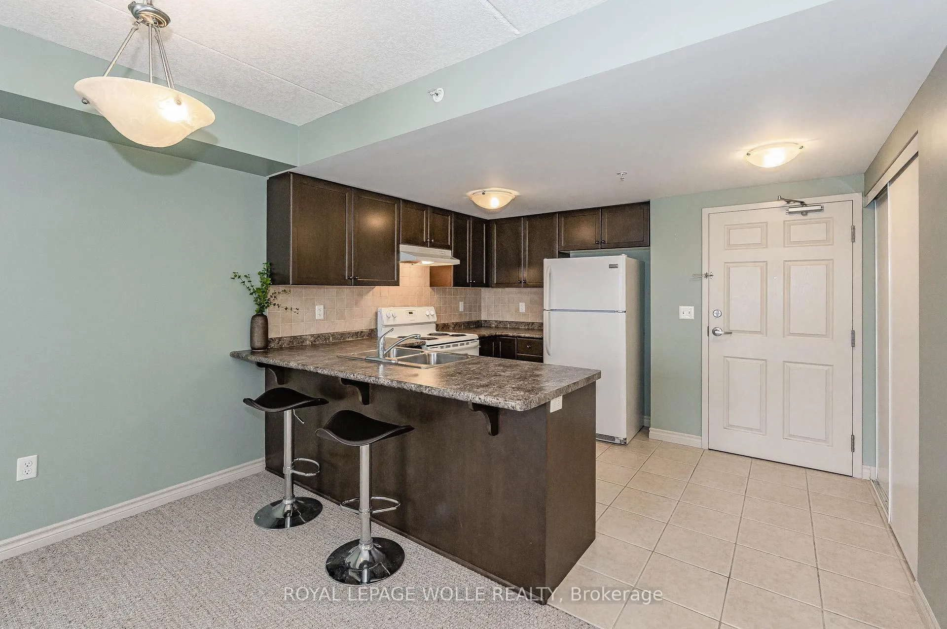 Photo 12 of Unit 104, 60 Lynnmore Street, Guelph, Pineridge/Westminster Woods — HOMEH
