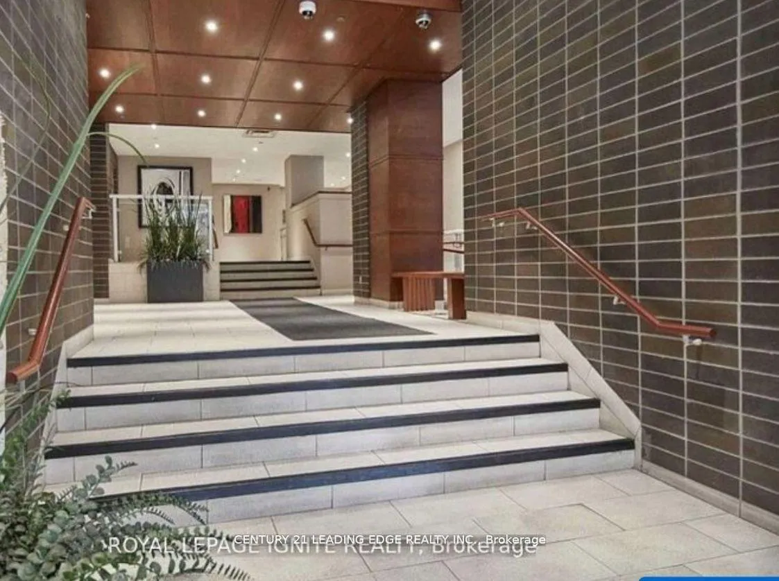 Front of Unit 611, 44 Bond Street W