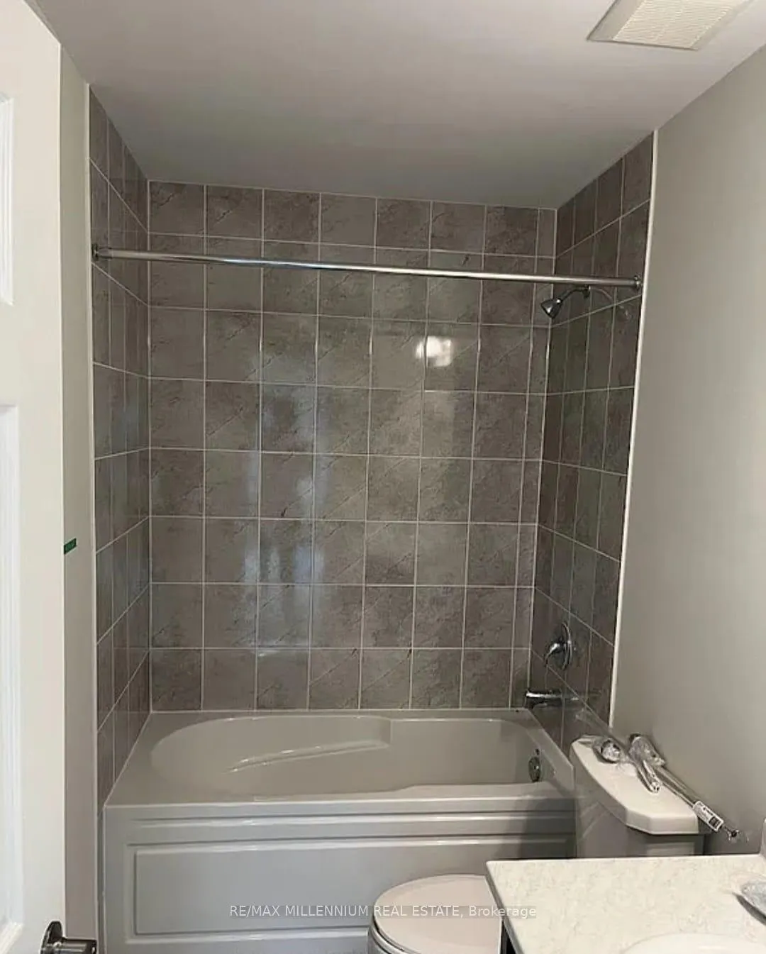 Photo 9 of Unit 608, 1034 Reflection Place, Pickering, Rural Pickering — HOMEH