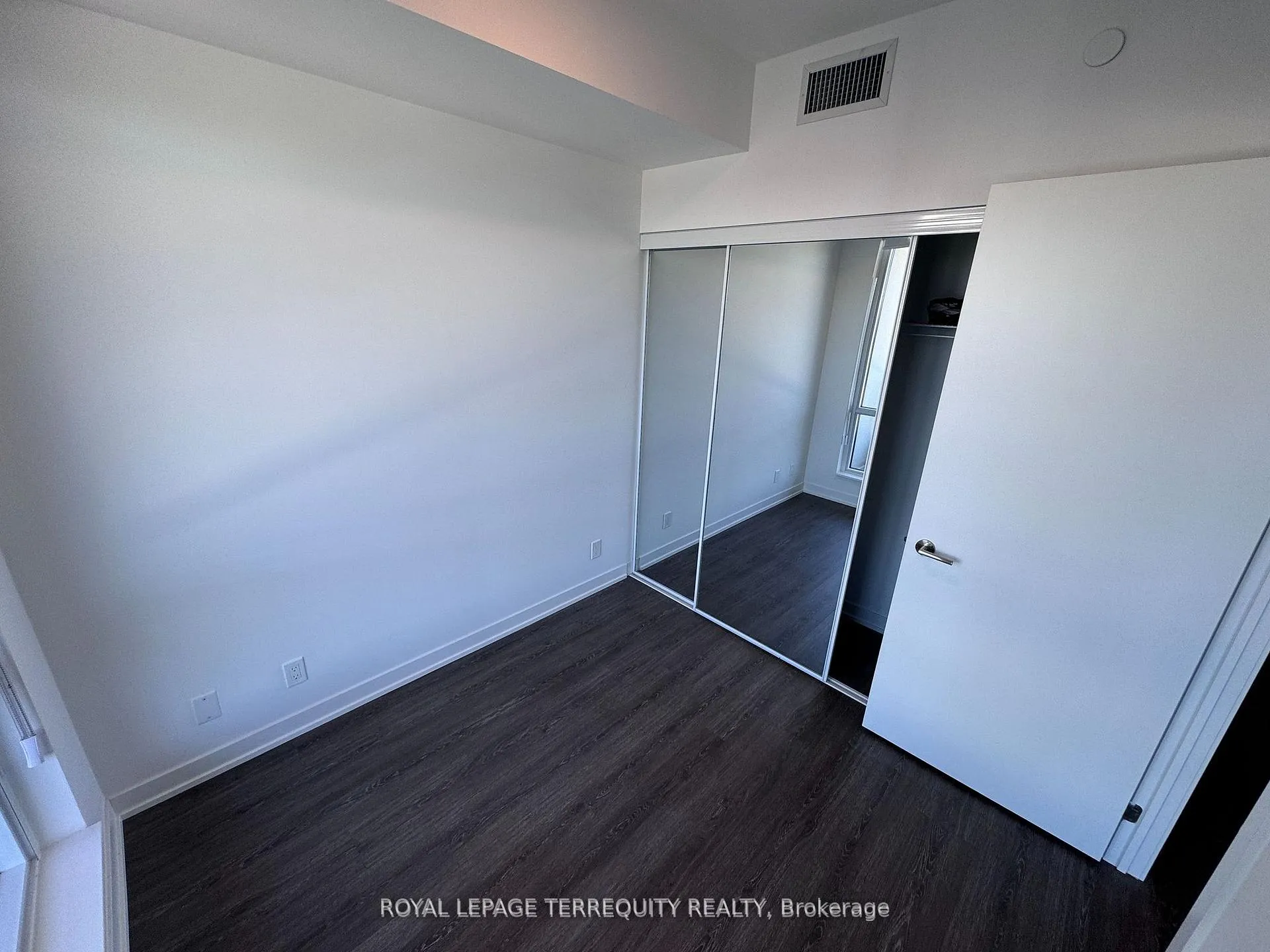 Front of Unit B-1401, 7950 Bathurst Street