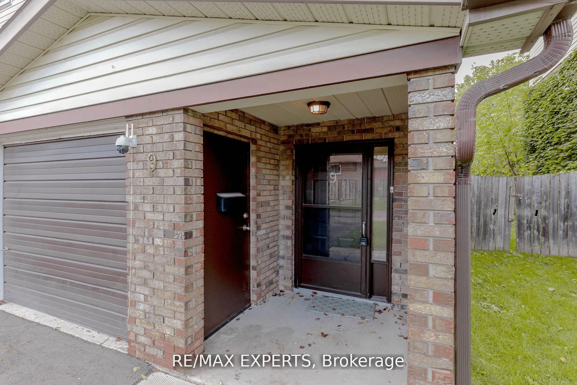 Photo 2 of Unit 9, 34 Bow Valley Drive, Hamilton, Riverdale — HOMEH