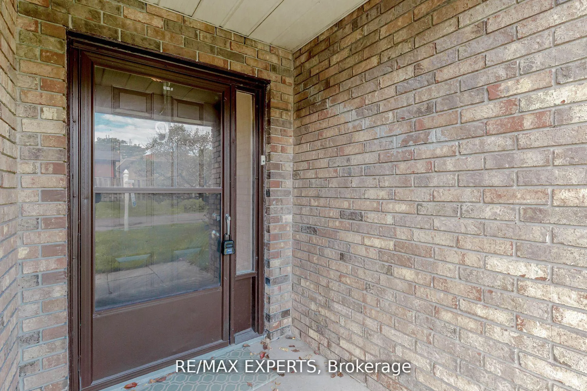 Photo 3 of Unit 9, 34 Bow Valley Drive, Hamilton, Riverdale — HOMEH