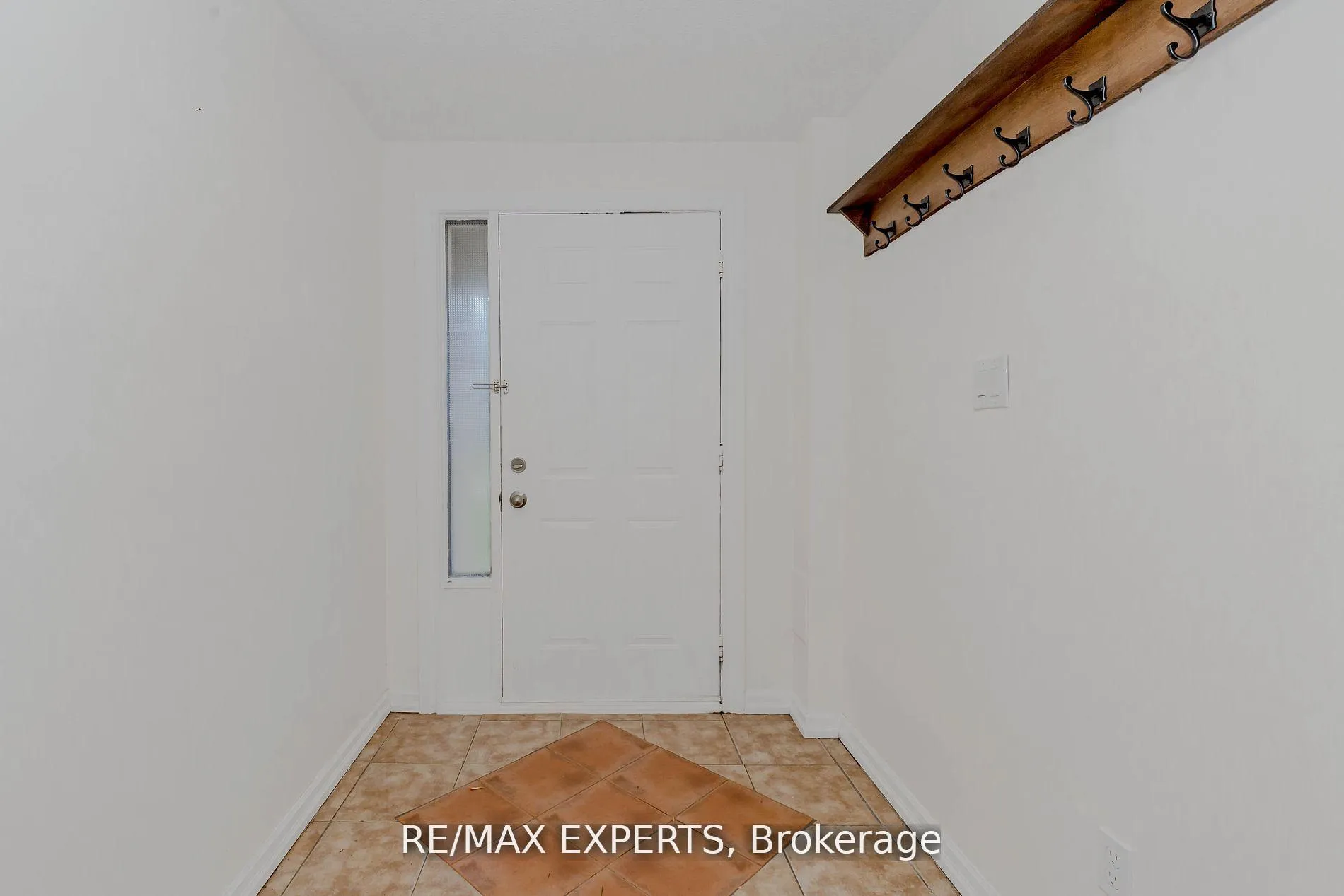 Photo 4 of Unit 9, 34 Bow Valley Drive, Hamilton, Riverdale — HOMEH
