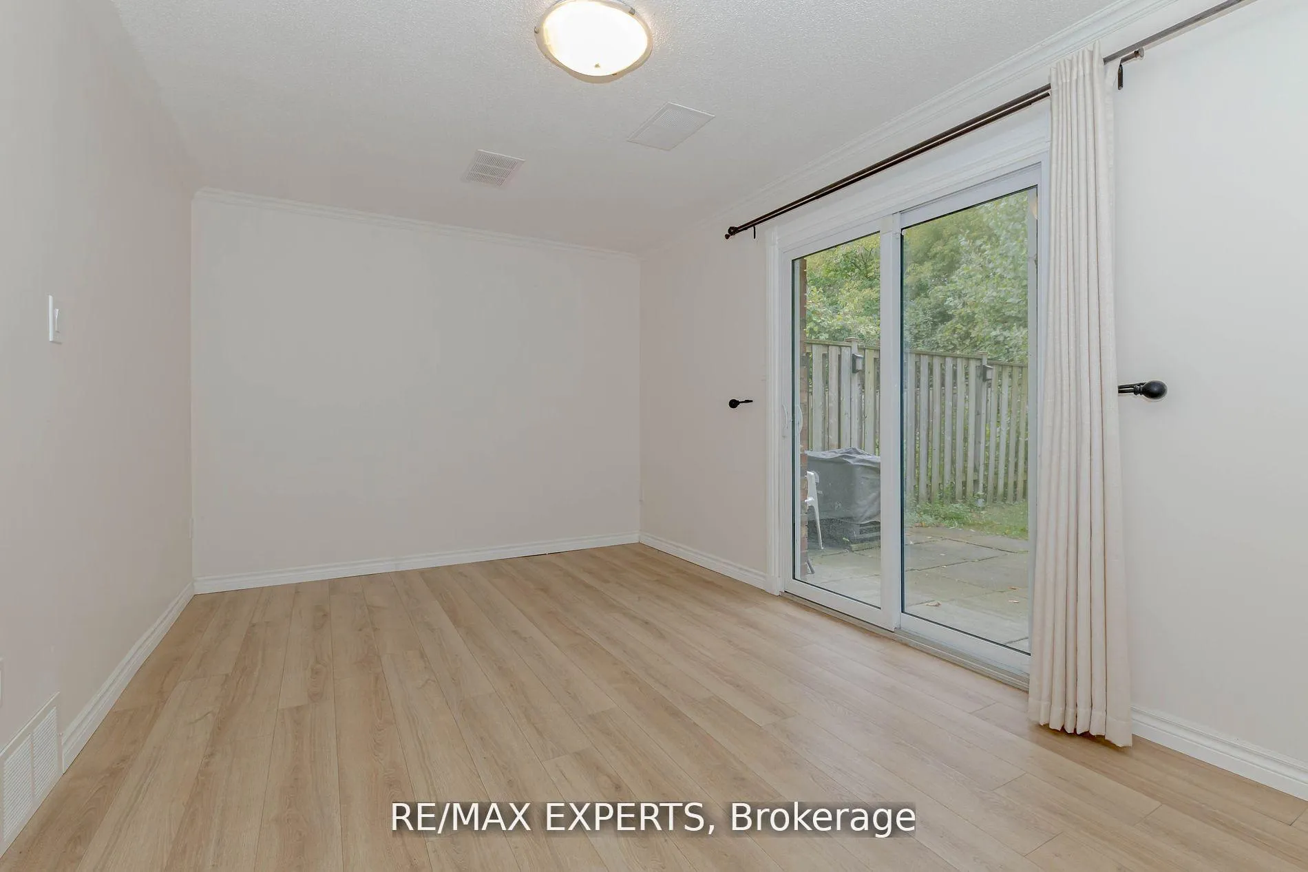 Photo 6 of Unit 9, 34 Bow Valley Drive, Hamilton, Riverdale — HOMEH