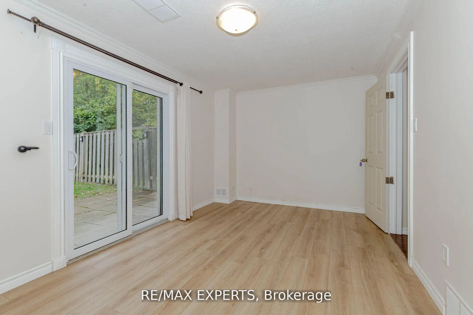 Photo 7 of Unit 9, 34 Bow Valley Drive, Hamilton, Riverdale — HOMEH