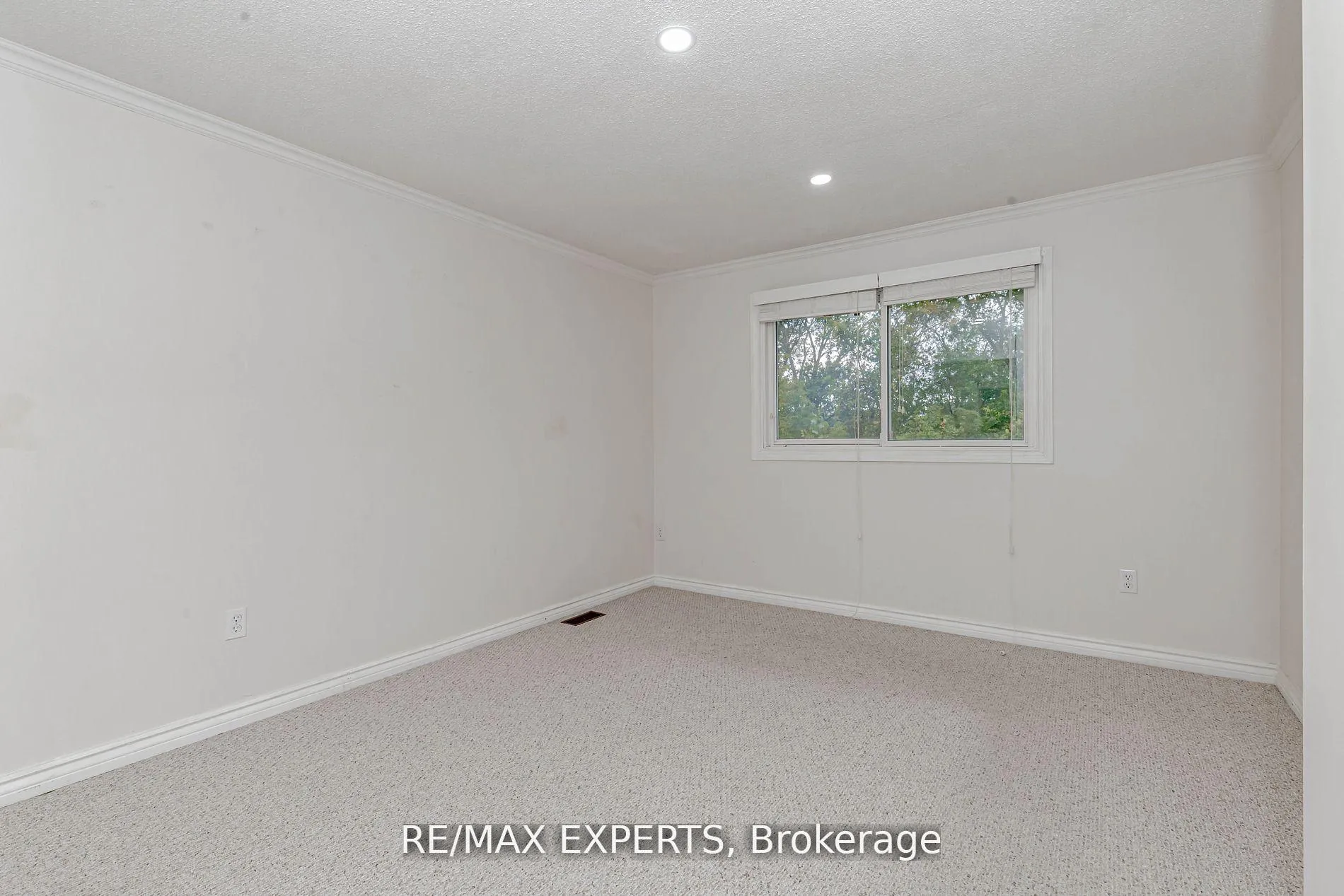 Photo 22 of Unit 9, 34 Bow Valley Drive, Hamilton, Riverdale — HOMEH