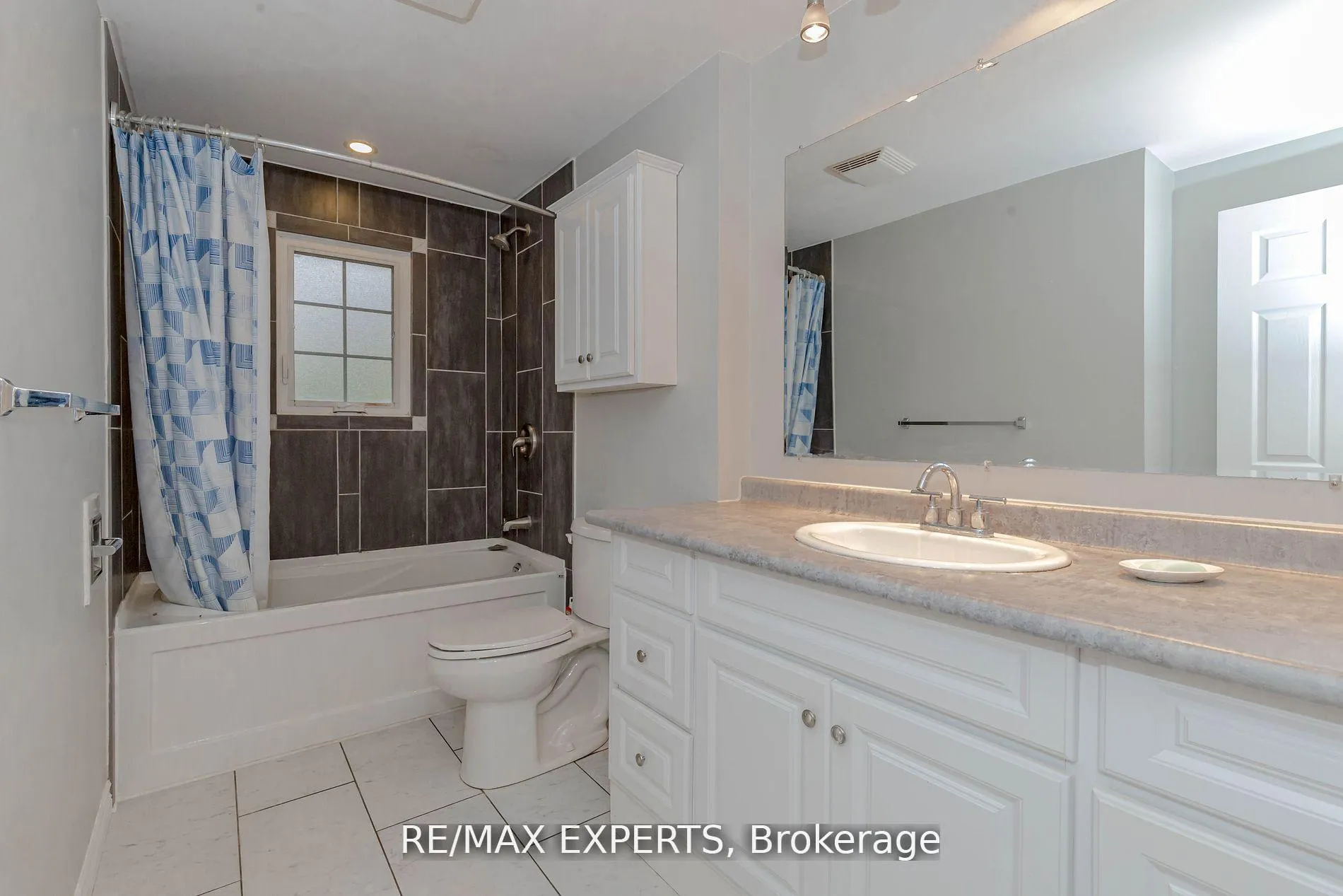 Photo 25 of Unit 9, 34 Bow Valley Drive, Hamilton, Riverdale — HOMEH