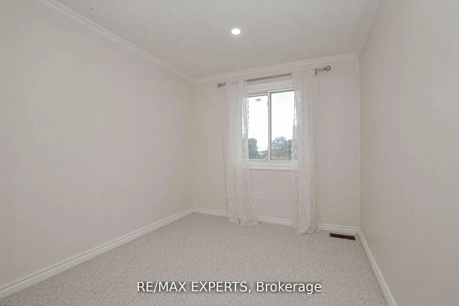 Photo 28 of Unit 9, 34 Bow Valley Drive, Hamilton, Riverdale — HOMEH