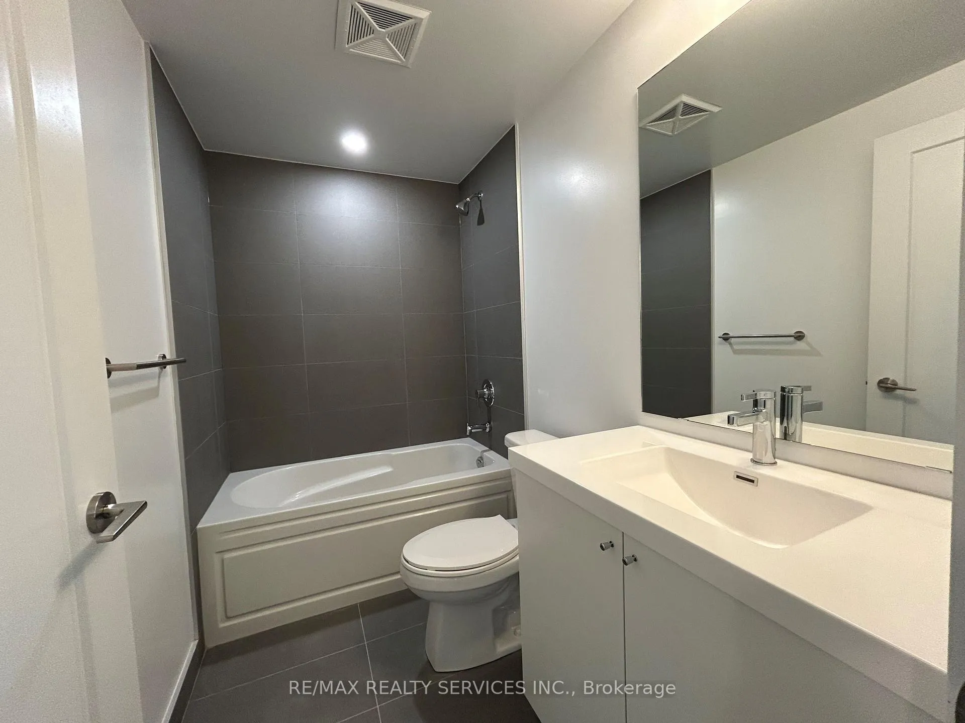 Photo 4 of Unit 1610, 2545 Simcoe Street, Oshawa, Windfields — HOMEH