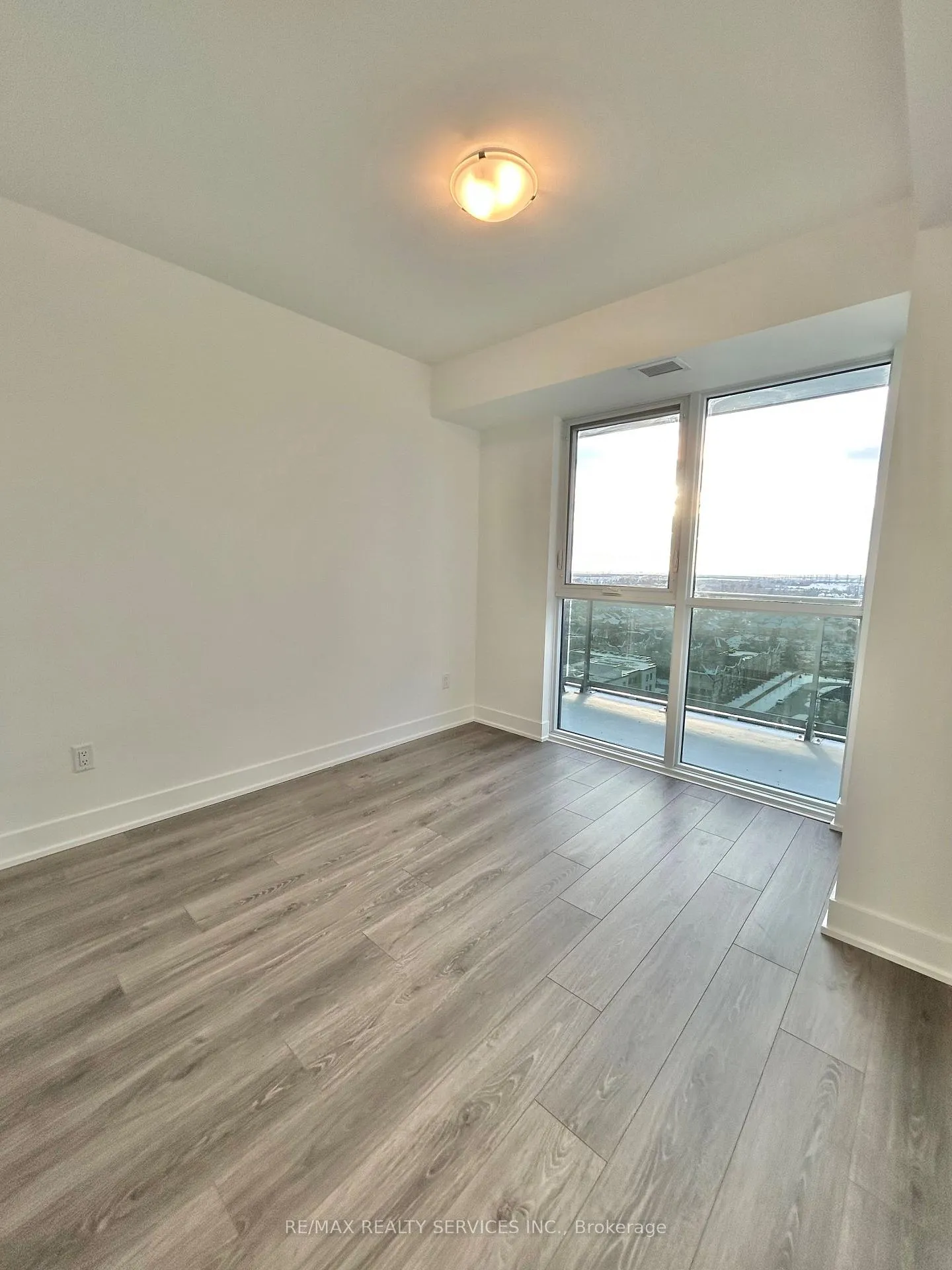 Photo 9 of Unit 1610, 2545 Simcoe Street, Oshawa, Windfields — HOMEH