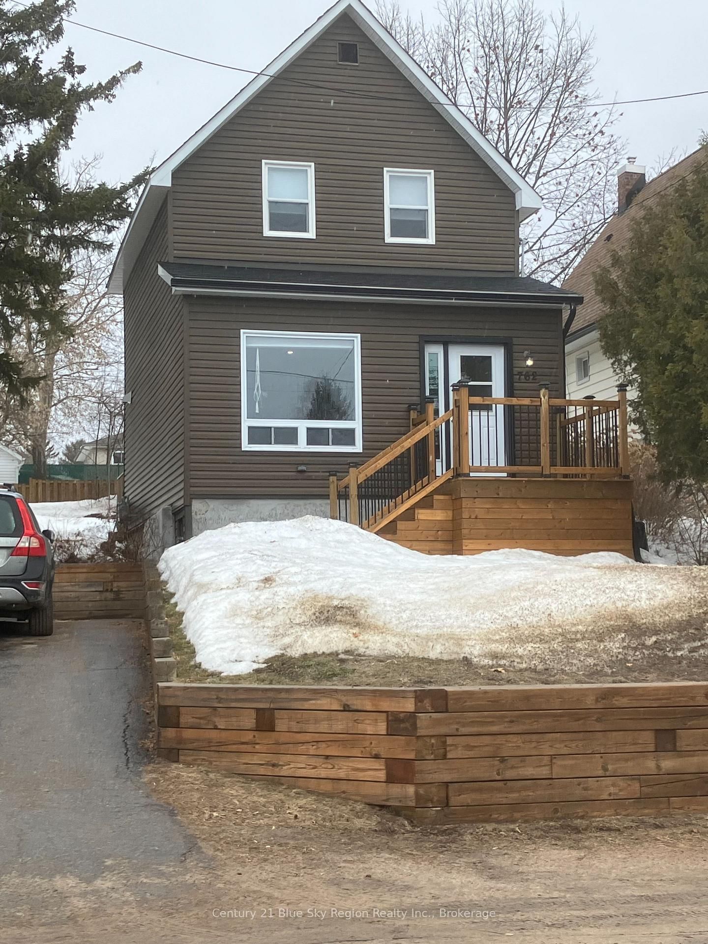 Photo 1 of 762 High St, North Bay, Central — HOMEH