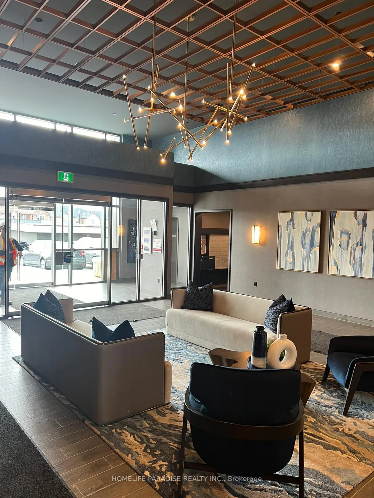 Front of Unit 308, 470 Dundas Street E