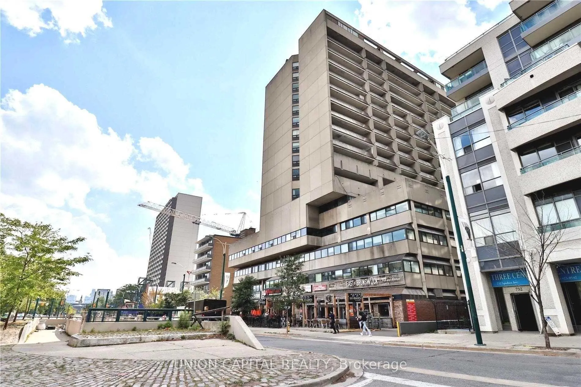 Front of Unit 1011, 720 Spadina Avenue