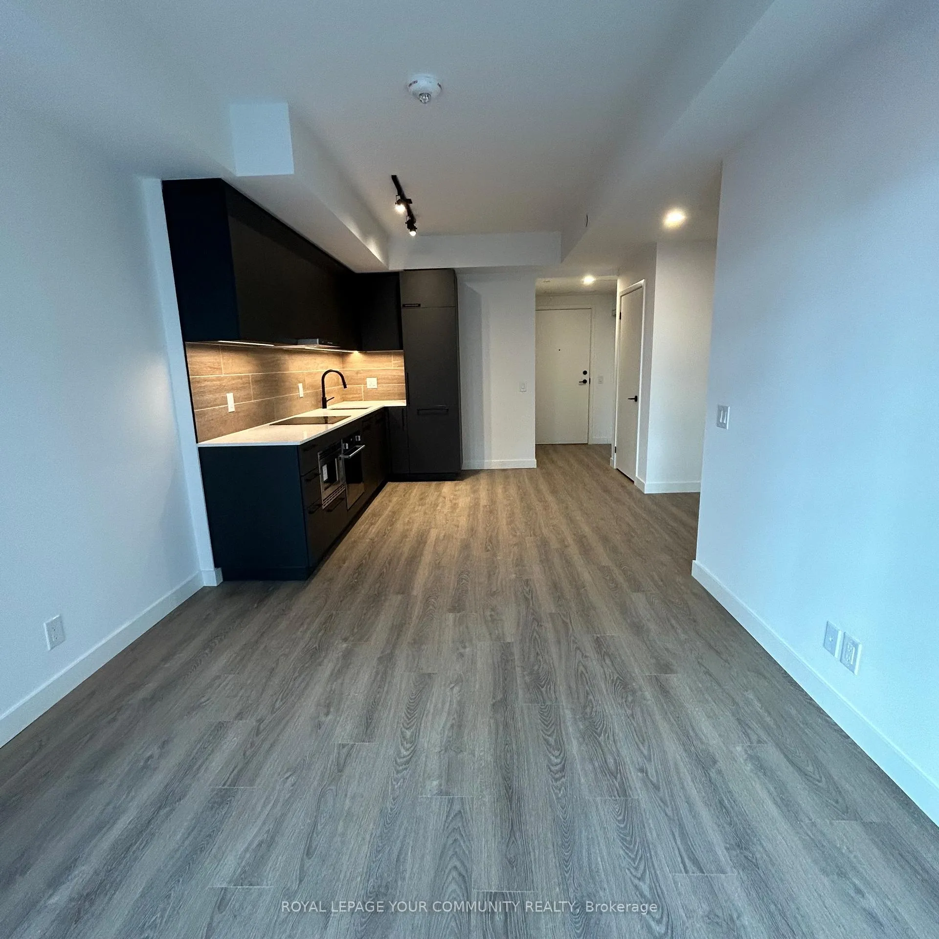 Photo 2 of Unit 302, 1050 Eastern Avenue, Toronto, The Beaches — HOMEH