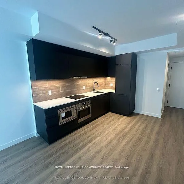 Photo 3 of Unit 302, 1050 Eastern Avenue, Toronto, The Beaches — HOMEH