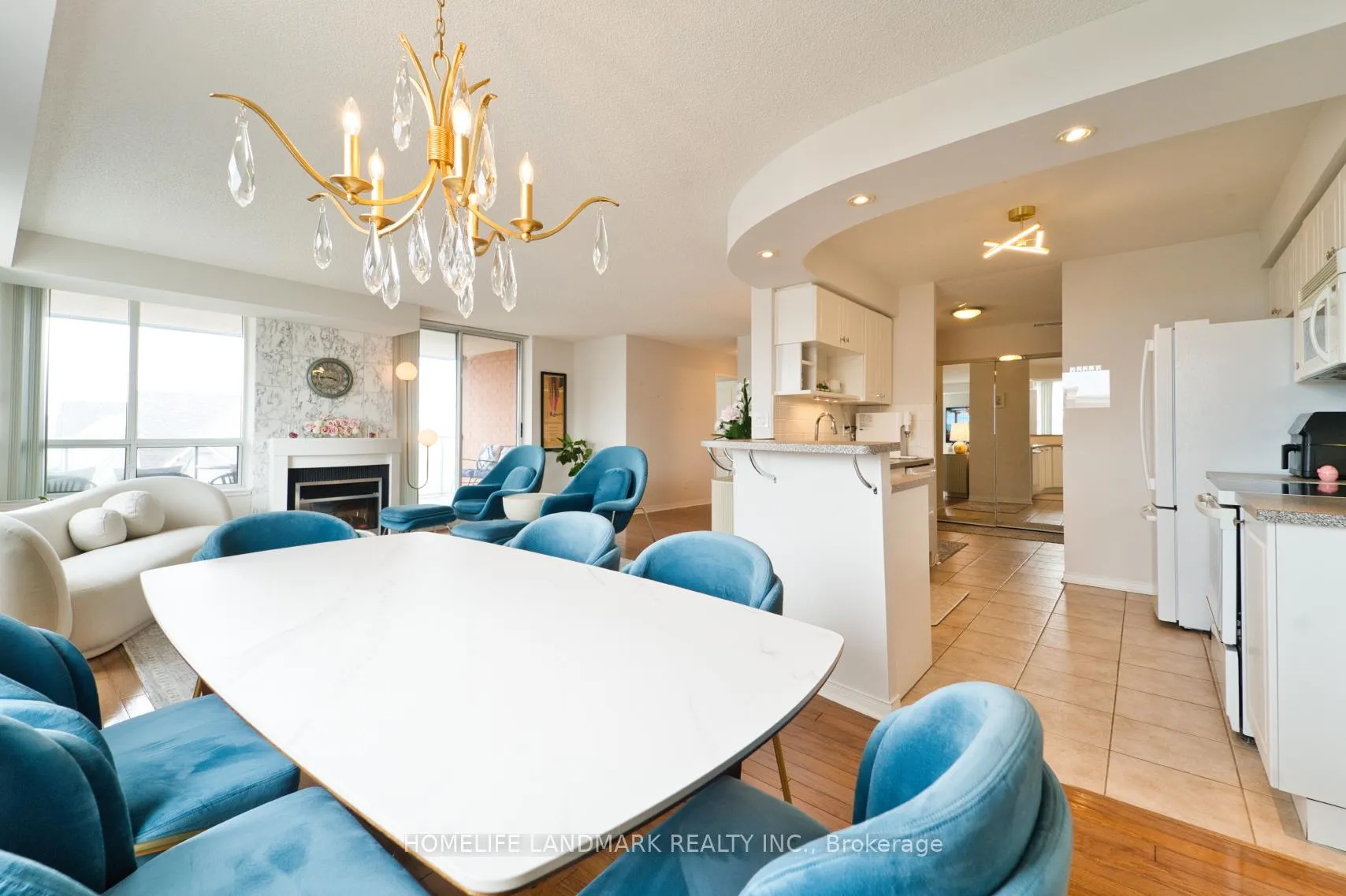 Photo 3 of Unit 421, 1733 Queen Street E, Toronto, The Beaches — HOMEH