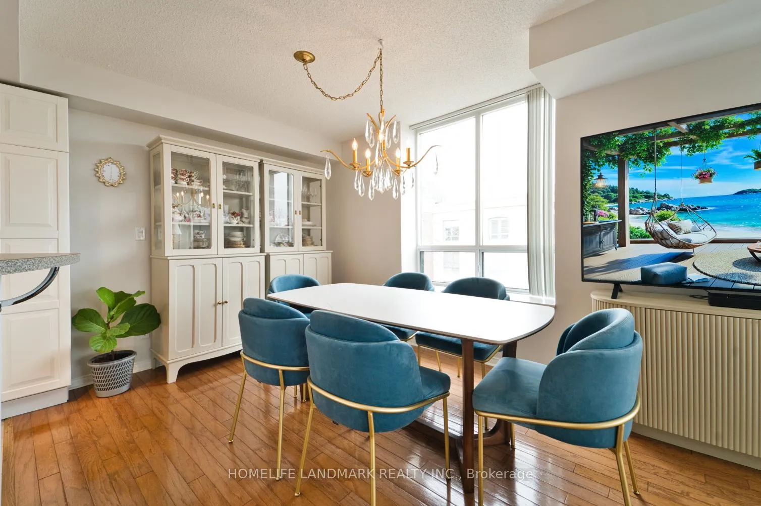 Photo 6 of Unit 421, 1733 Queen Street E, Toronto, The Beaches — HOMEH