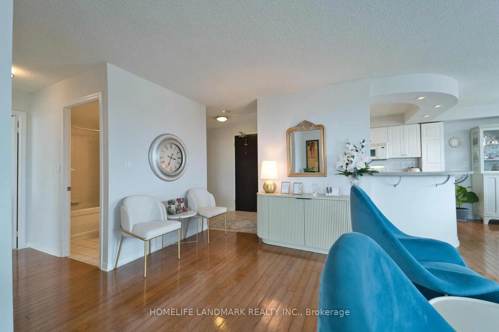 Photo 11 of Unit 421, 1733 Queen Street E, Toronto, The Beaches — HOMEH
