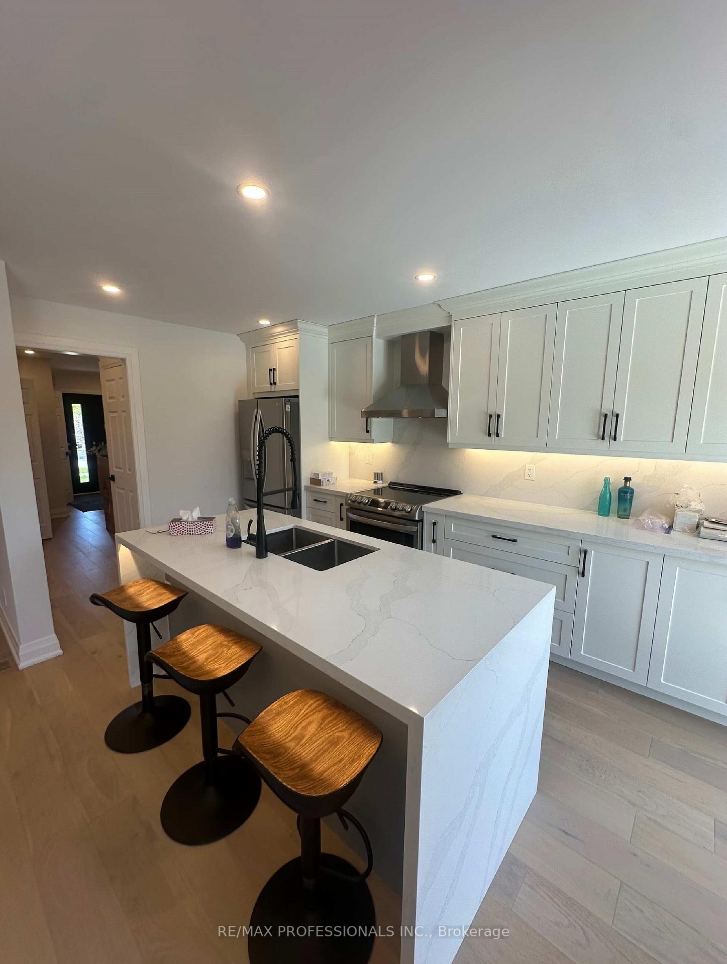 Photo 13 of 540 Eliza Crescent, Burlington, Appleby — HOMEH