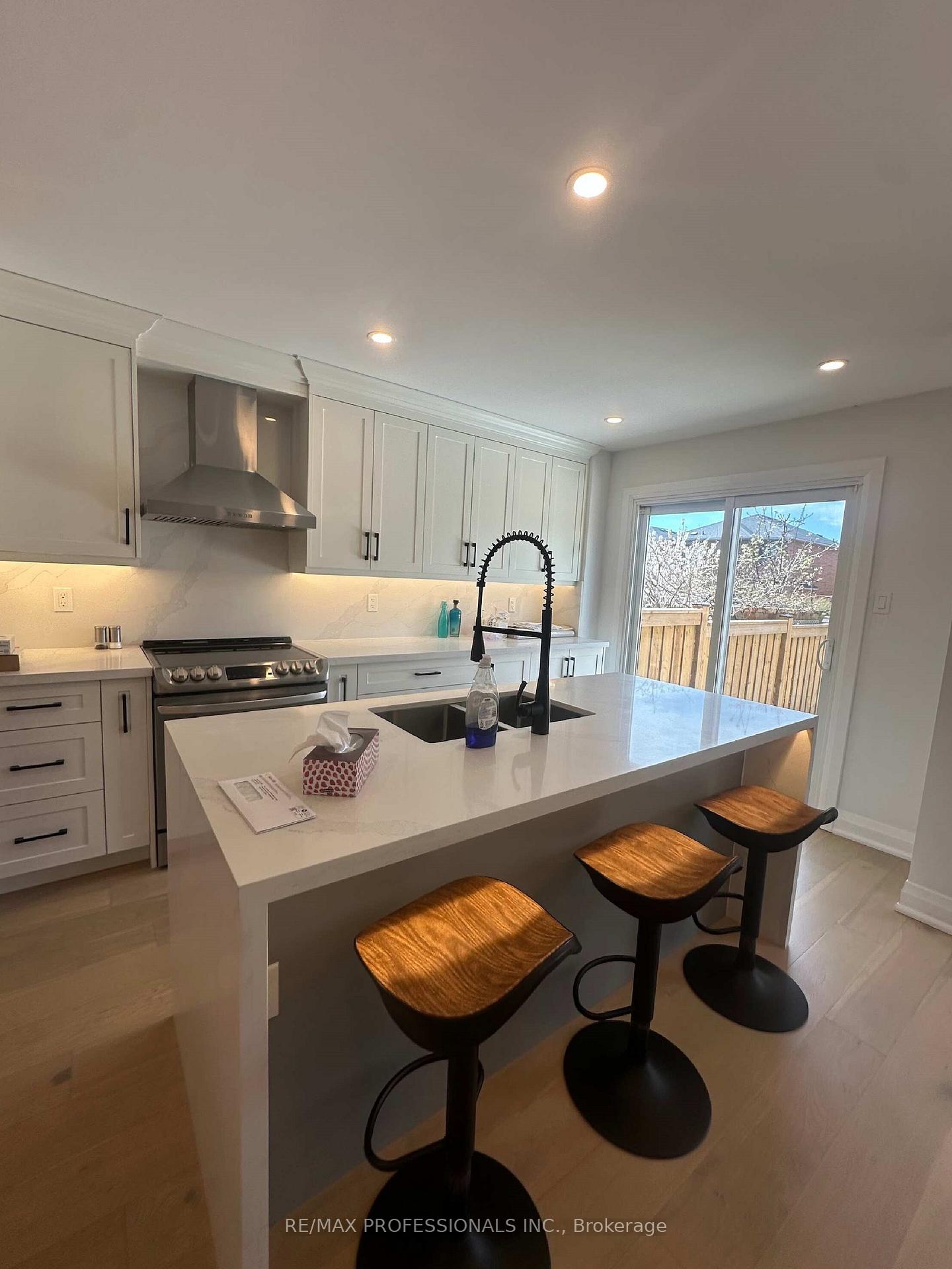Photo 15 of 540 Eliza Crescent, Burlington, Appleby — HOMEH