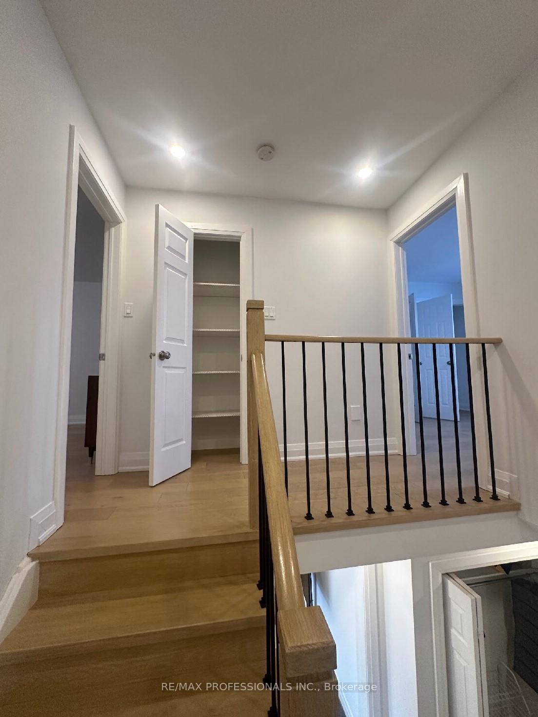 Photo 16 of 540 Eliza Crescent, Burlington, Appleby — HOMEH