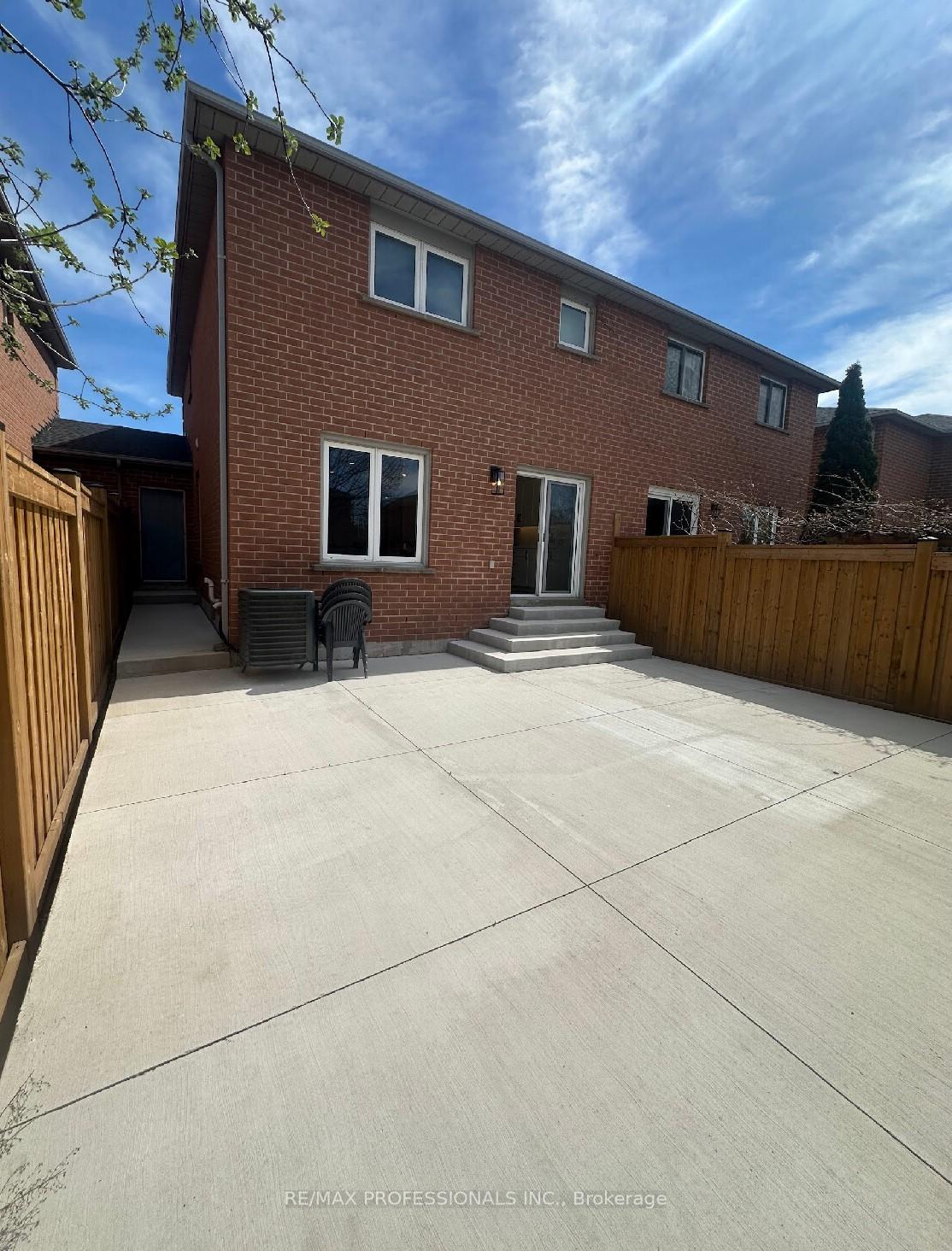 Photo 25 of 540 Eliza Crescent, Burlington, Appleby — HOMEH