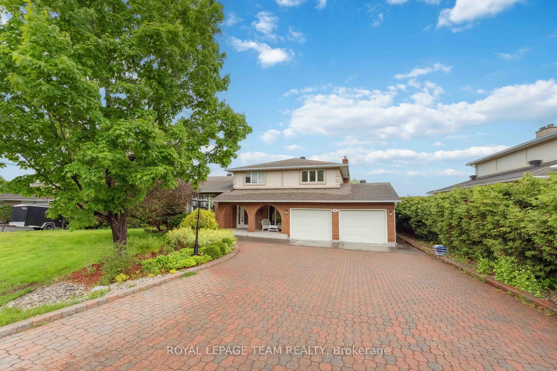 Photo 3 of 12 Queen Anne Crescent, Ottawa, Barrhaven East — HOMEH