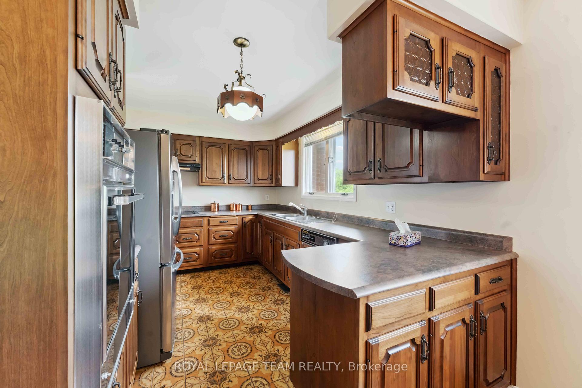 Photo 18 of 12 Queen Anne Crescent, Ottawa, Barrhaven East — HOMEH