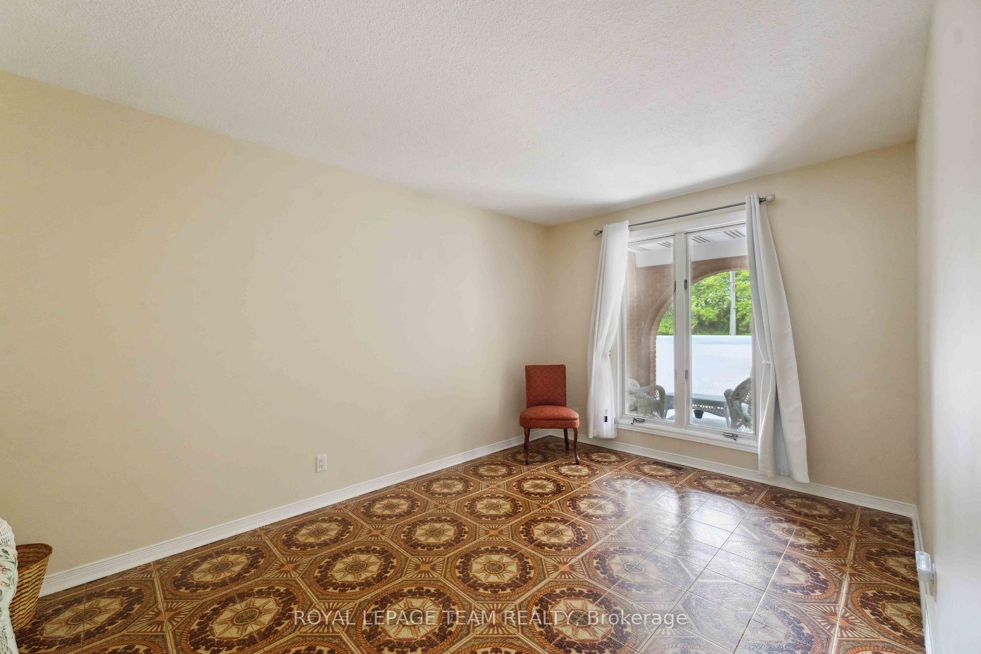 Photo 22 of 12 Queen Anne Crescent, Ottawa, Barrhaven East — HOMEH