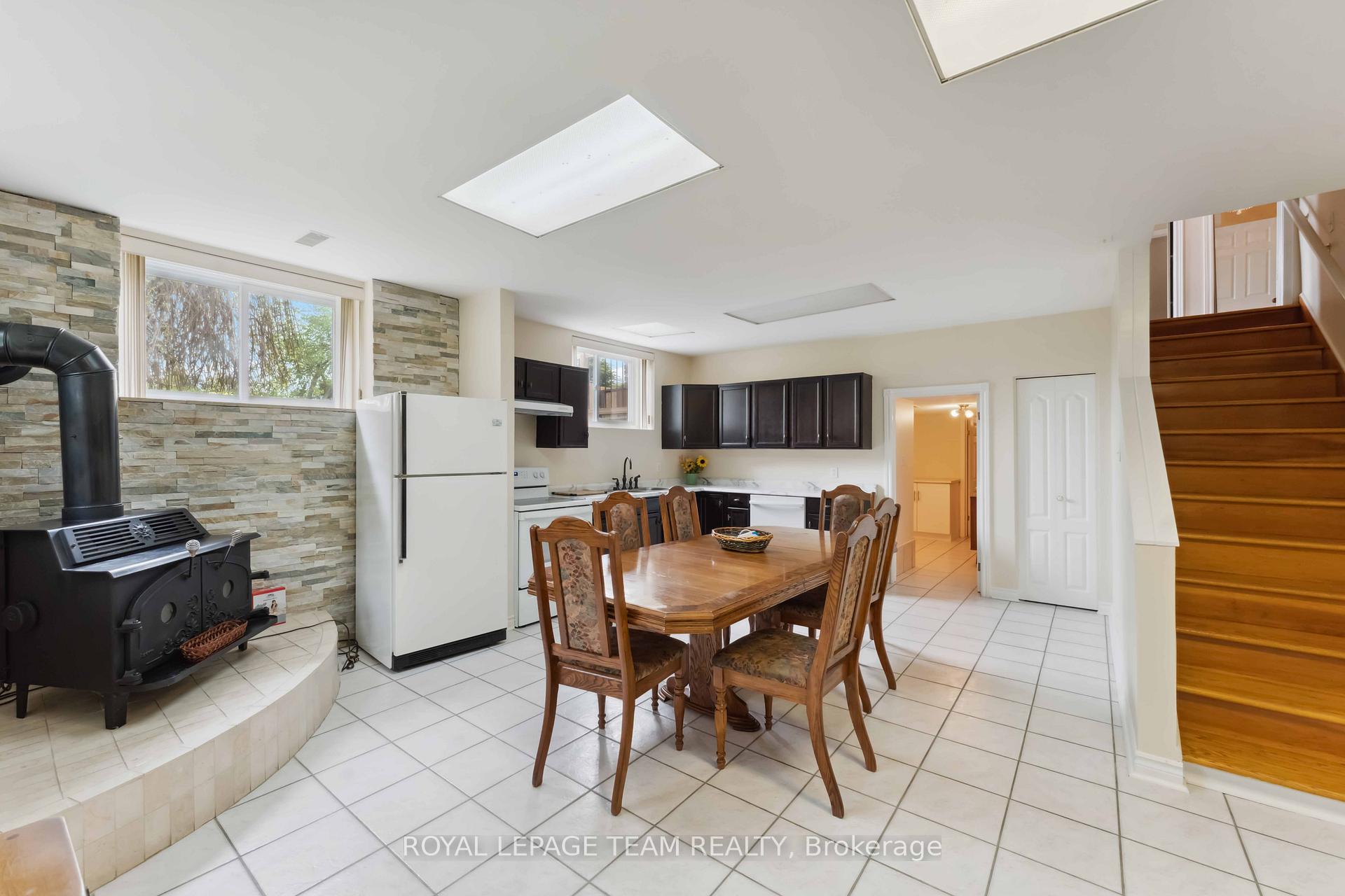 Photo 35 of 12 Queen Anne Crescent, Ottawa, Barrhaven East — HOMEH