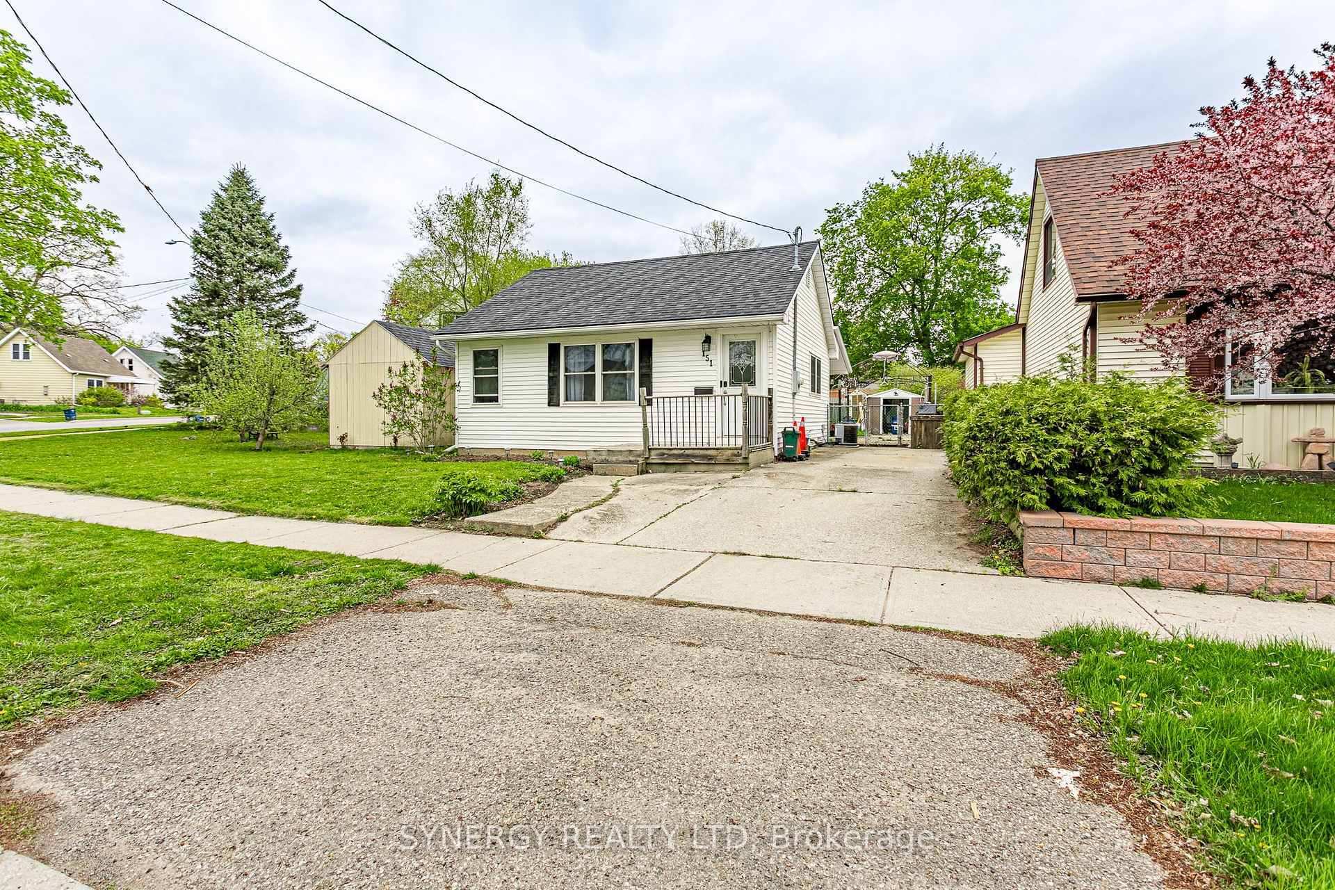 Photo 2 of 151 Wilkes Street, Brant, Brantford Twp — HOMEH