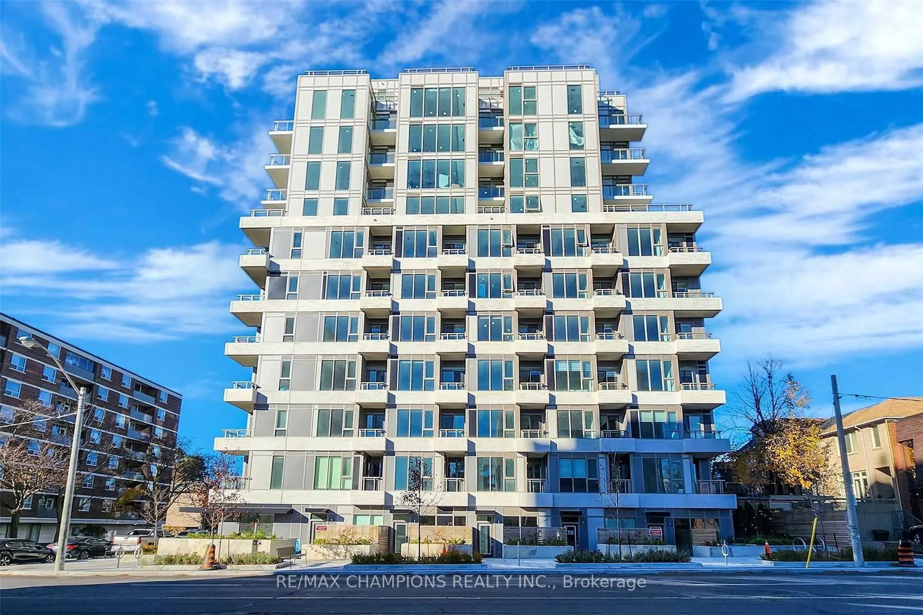 Photo 3 of Unit 311, 1 Cardiff Road, Toronto, Mount Pleasant East — HOMEH