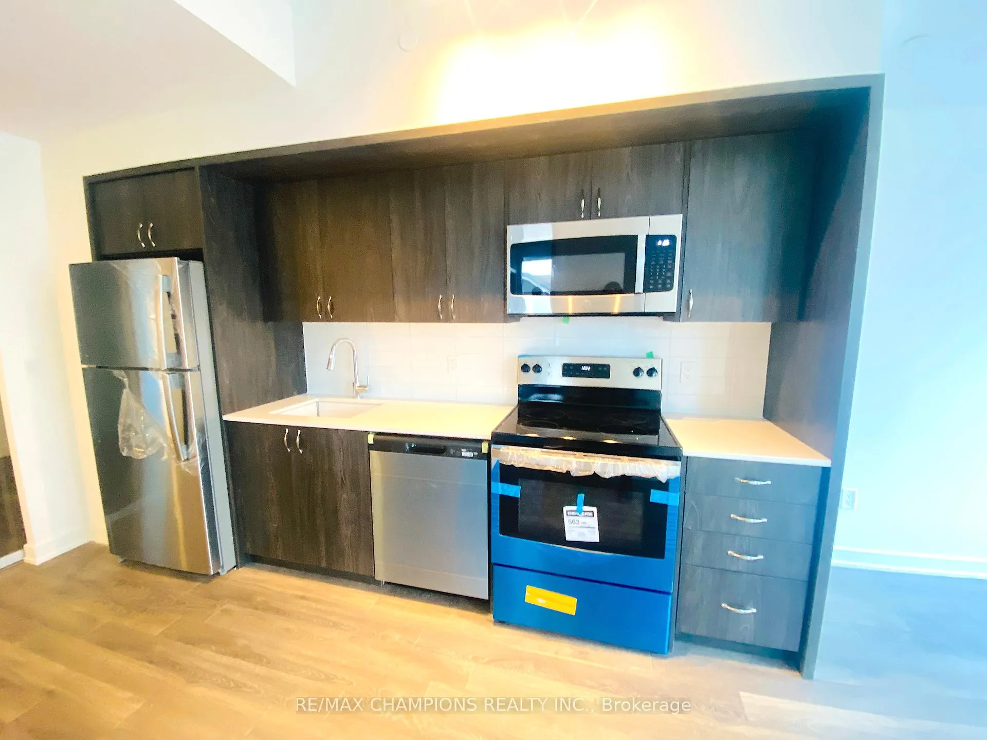 Photo 6 of Unit 311, 1 Cardiff Road, Toronto, Mount Pleasant East — HOMEH