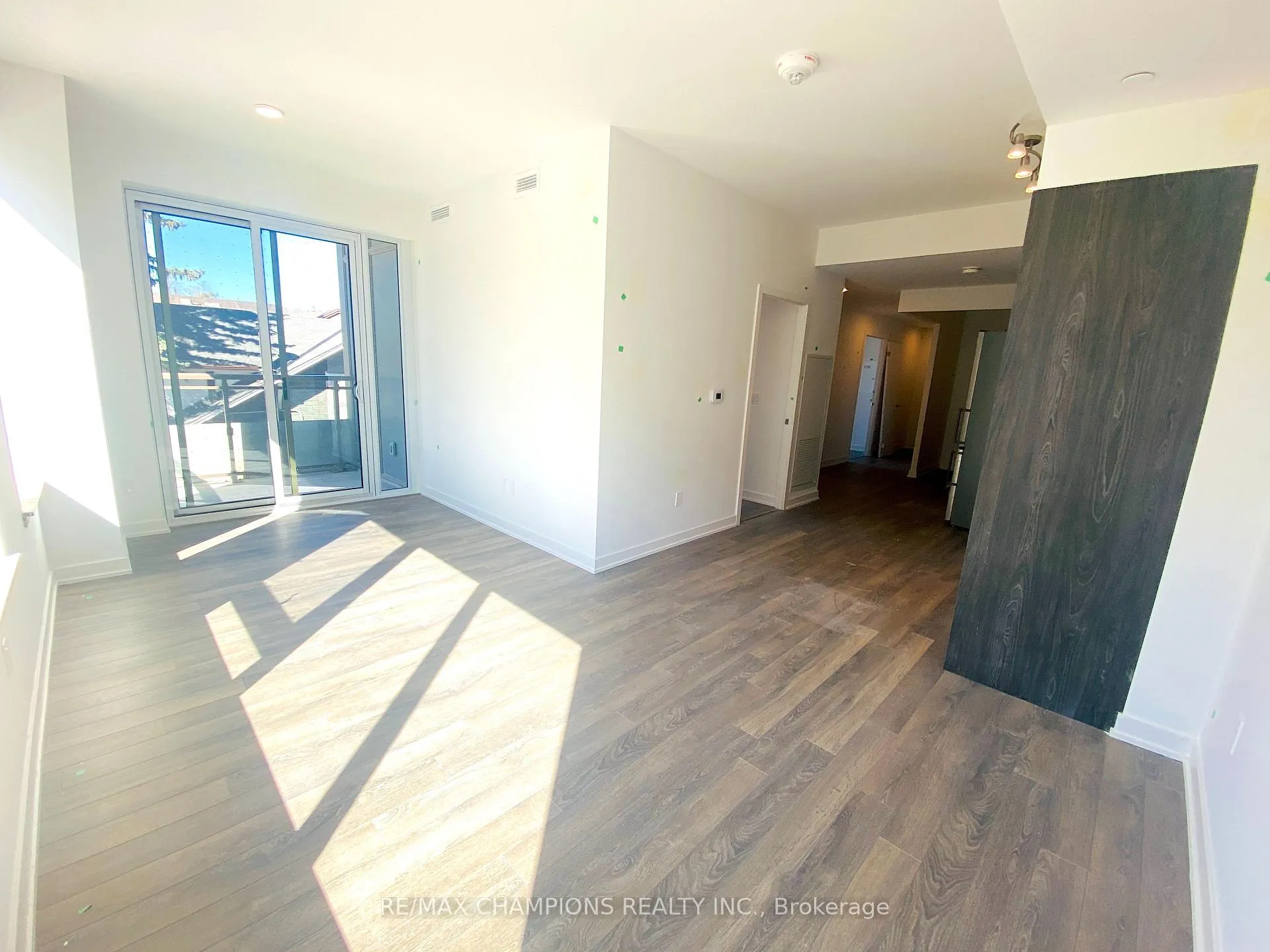 Photo 7 of Unit 311, 1 Cardiff Road, Toronto, Mount Pleasant East — HOMEH