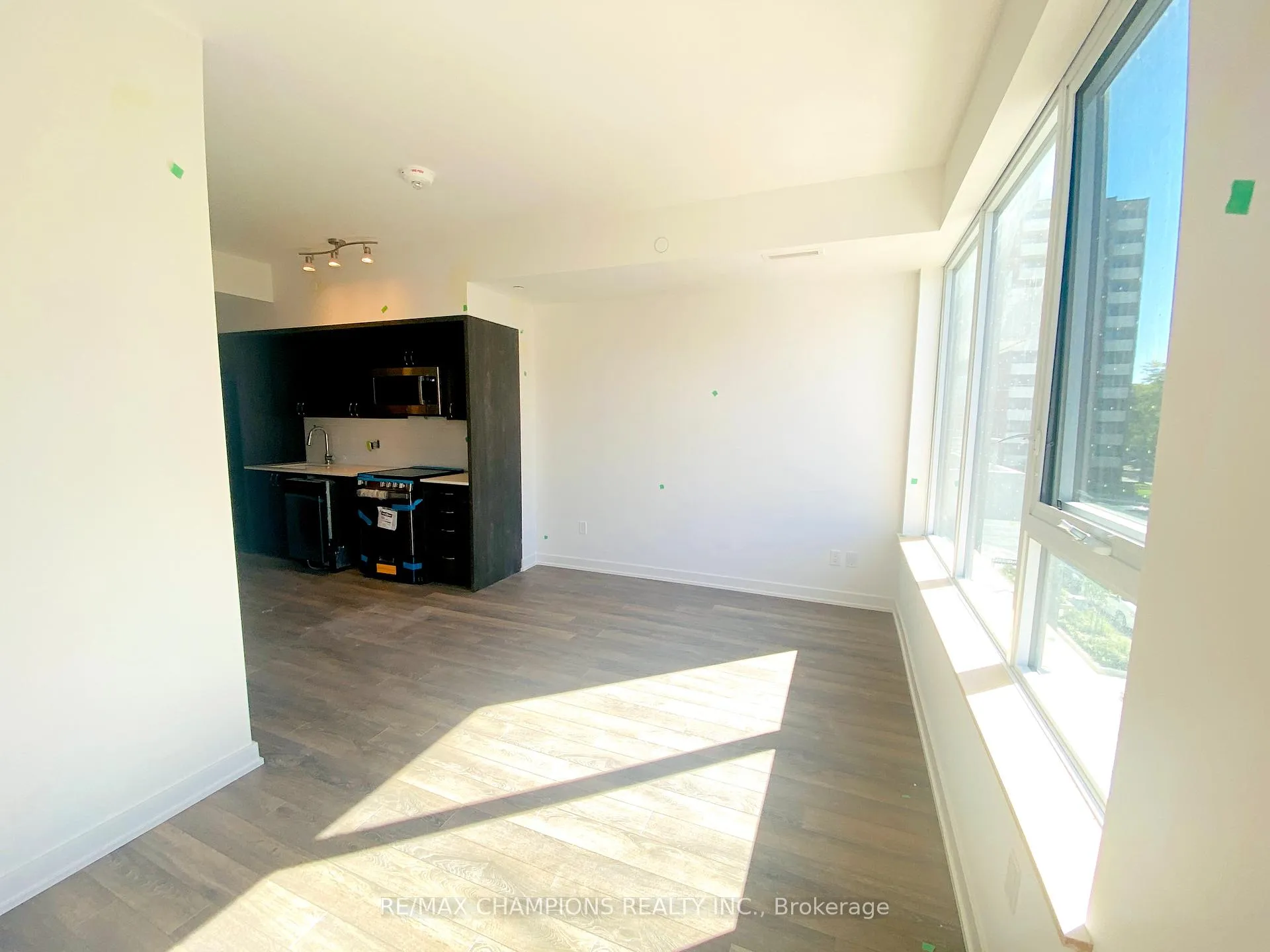 Photo 8 of Unit 311, 1 Cardiff Road, Toronto, Mount Pleasant East — HOMEH